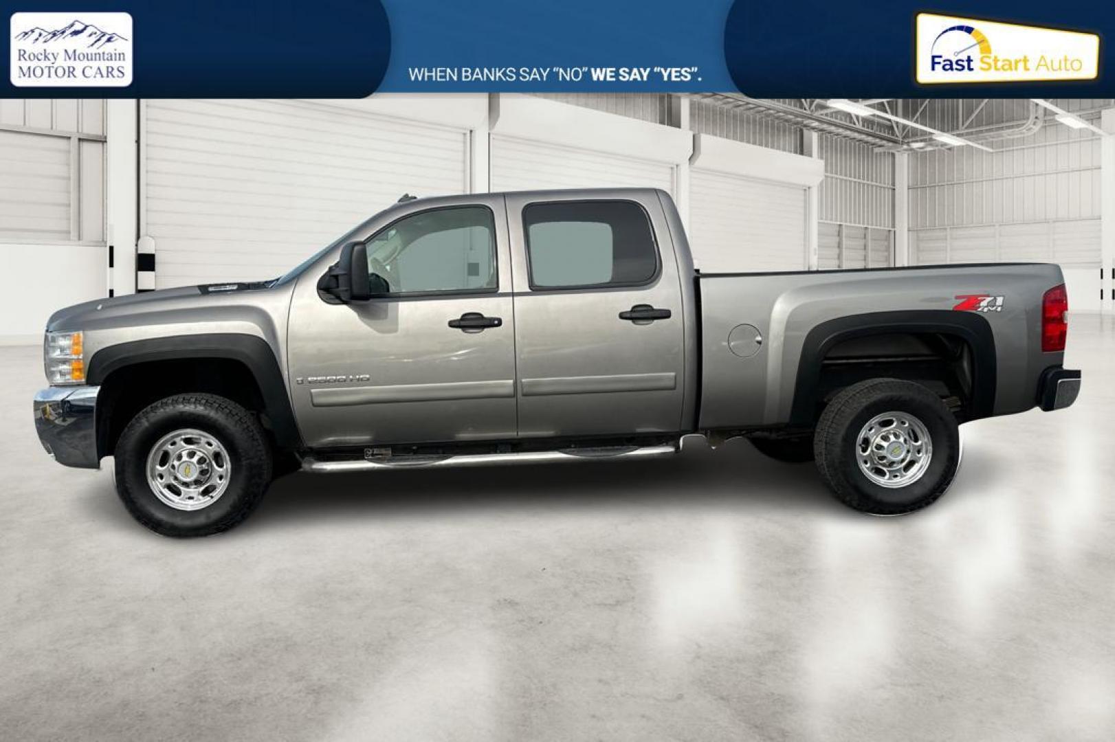 2008 Gray Chevrolet Silverado 2500HD LT1 Crew Cab Long Box 4WD (1GCHK23K88F) with an 6.0L V8 OHV 16V engine, 6-Speed Automatic Overdrive transmission, located at 767 S State Road, Pleasant Grove, UT, 84062, (801) 785-1058, 40.354839, -111.736687 - Photo#6