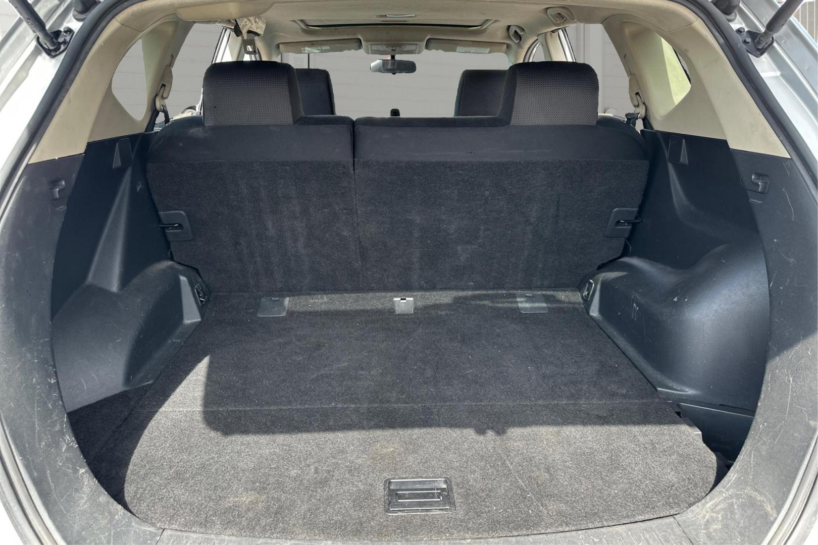 2009 Silver Nissan Rogue S 2WD (JN8AS58T49W) with an 2.5L L4 DOHC 16V engine, CVT transmission, located at 7755 State Street, Midvale, UT, 84047, (801) 753-9063, 40.610329, -111.892159 - Photo#13