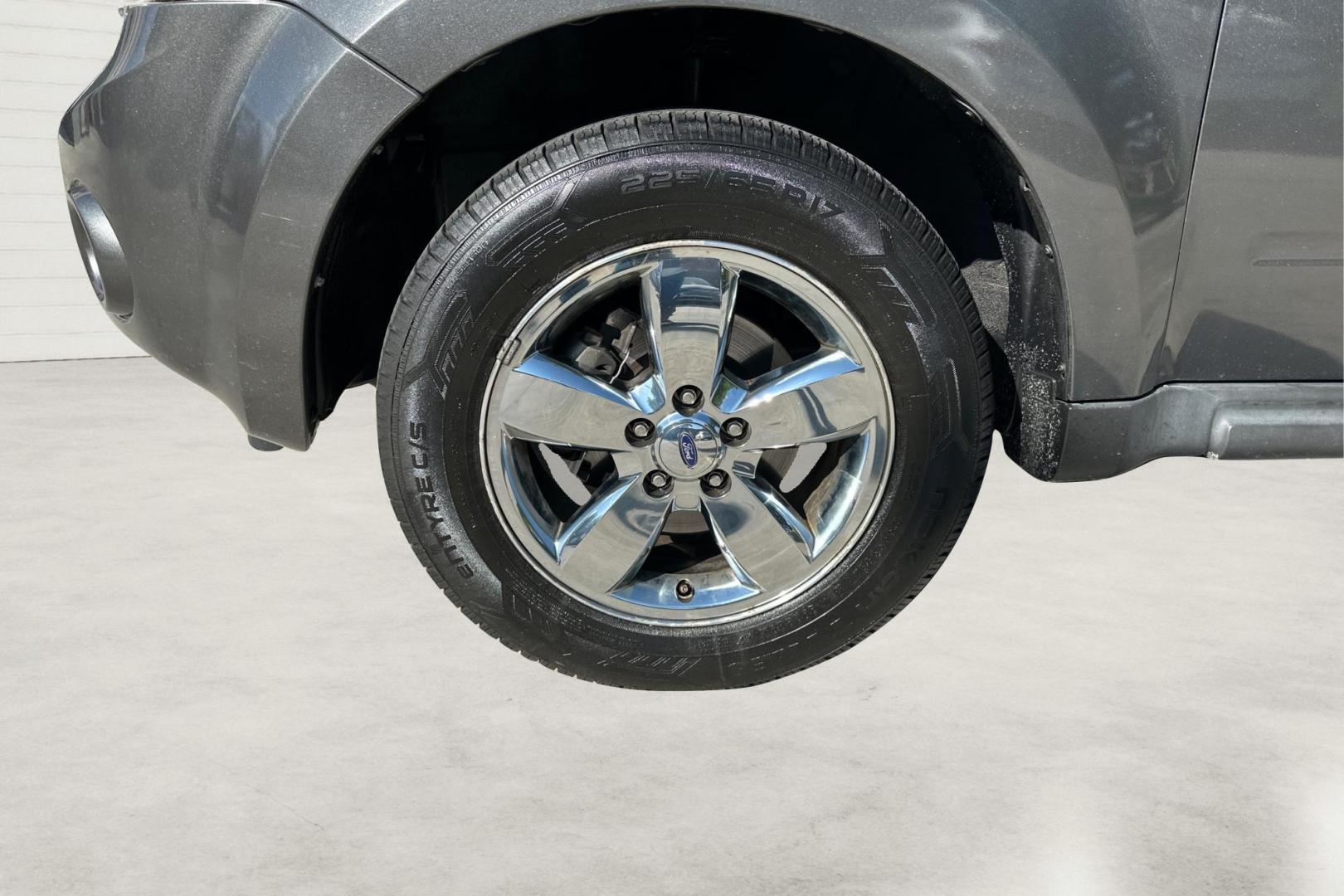 2010 Gray Ford Escape XLT FWD (1FMCU0DG3AK) with an 3.0L V6 DOHC 24V engine, 6-Speed Automatic transmission, located at 767 S State Road, Pleasant Grove, UT, 84062, (801) 785-1058, 40.354839, -111.736687 - Photo#12