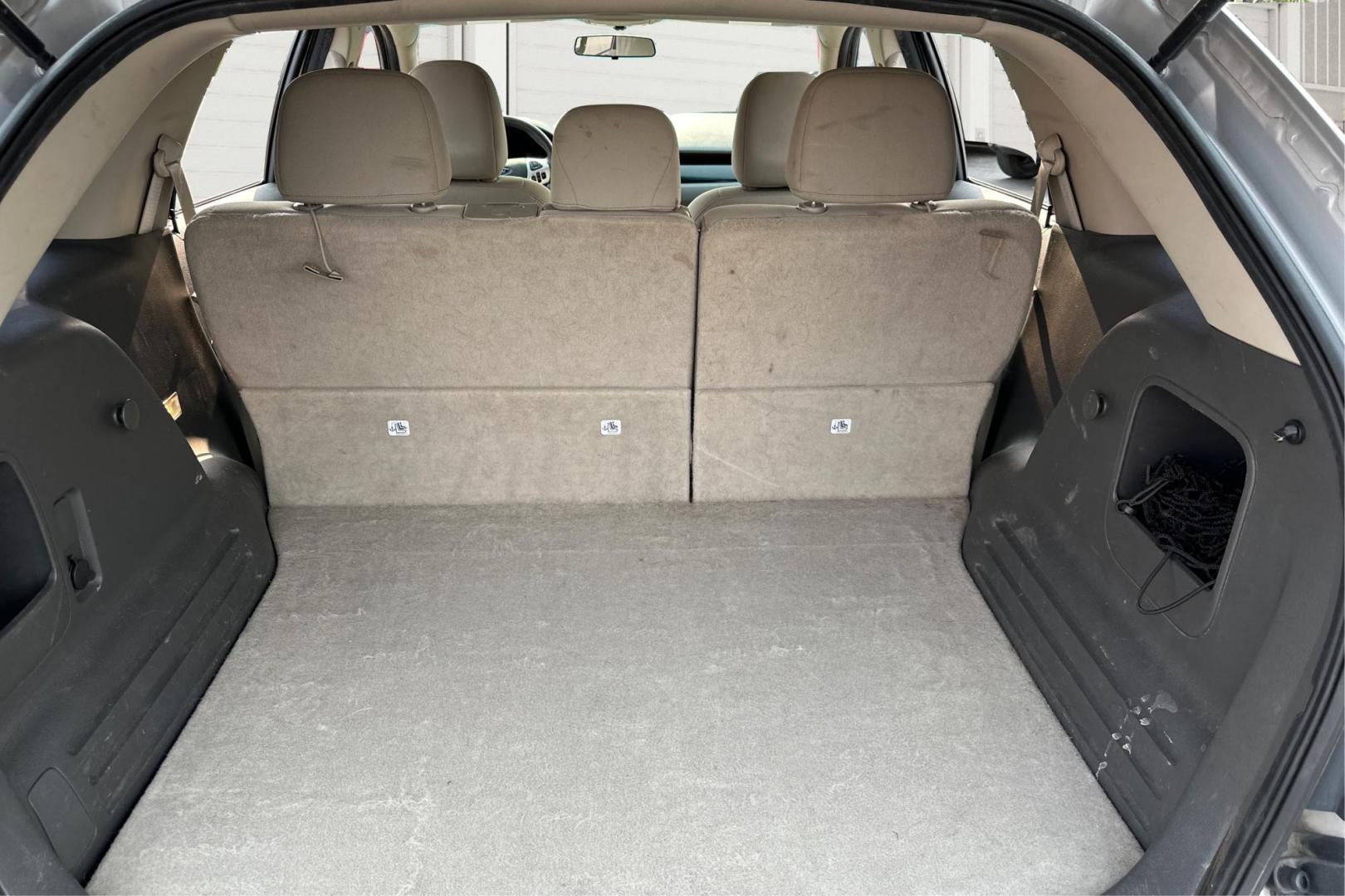 2011 Silver Ford Edge SE FWD (2FMDK3GC1BB) with an 3.5L V6 DOHC 24V engine, 6-Speed Automatic transmission, located at 7755 State Street, Midvale, UT, 84047, (801) 753-9063, 40.610329, -111.892159 - Photo#13