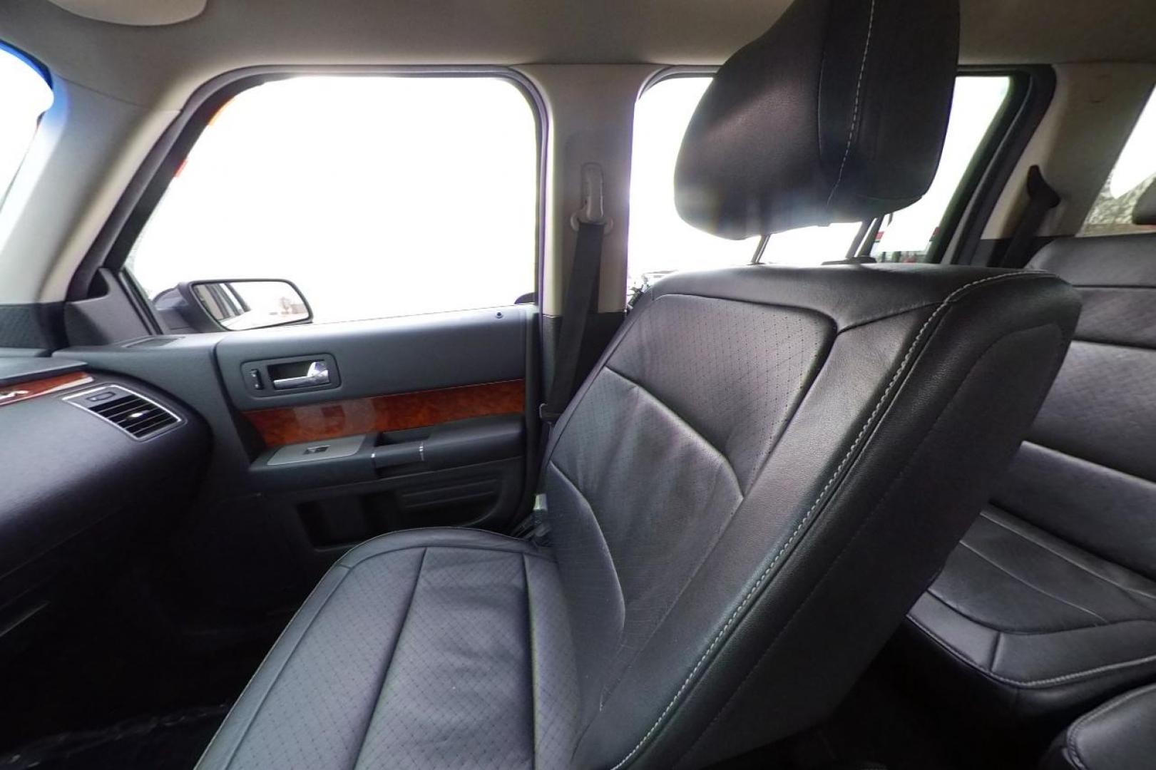 2011 Silver Ford Flex Limited AWD (2FMHK6DT9BB) with an 3.5L V6 DOHC 24V engine, 6-Speed Automatic Overdrive transmission, located at 7755 State Street, Midvale, UT, 84047, (801) 753-9063, 40.610329, -111.892159 - Photo#16