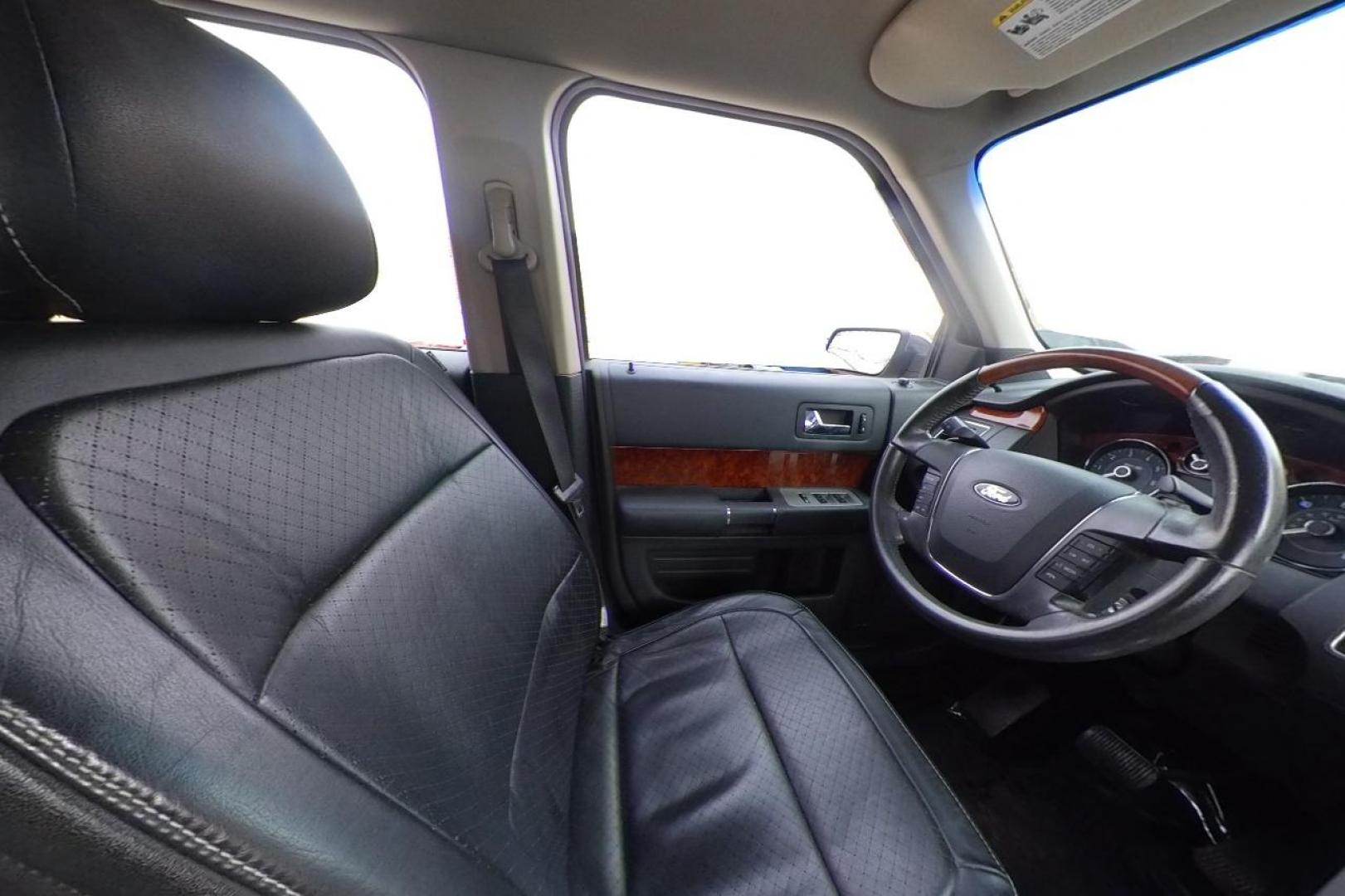 2011 Silver Ford Flex Limited AWD (2FMHK6DT9BB) with an 3.5L V6 DOHC 24V engine, 6-Speed Automatic Overdrive transmission, located at 7755 State Street, Midvale, UT, 84047, (801) 753-9063, 40.610329, -111.892159 - Photo#18