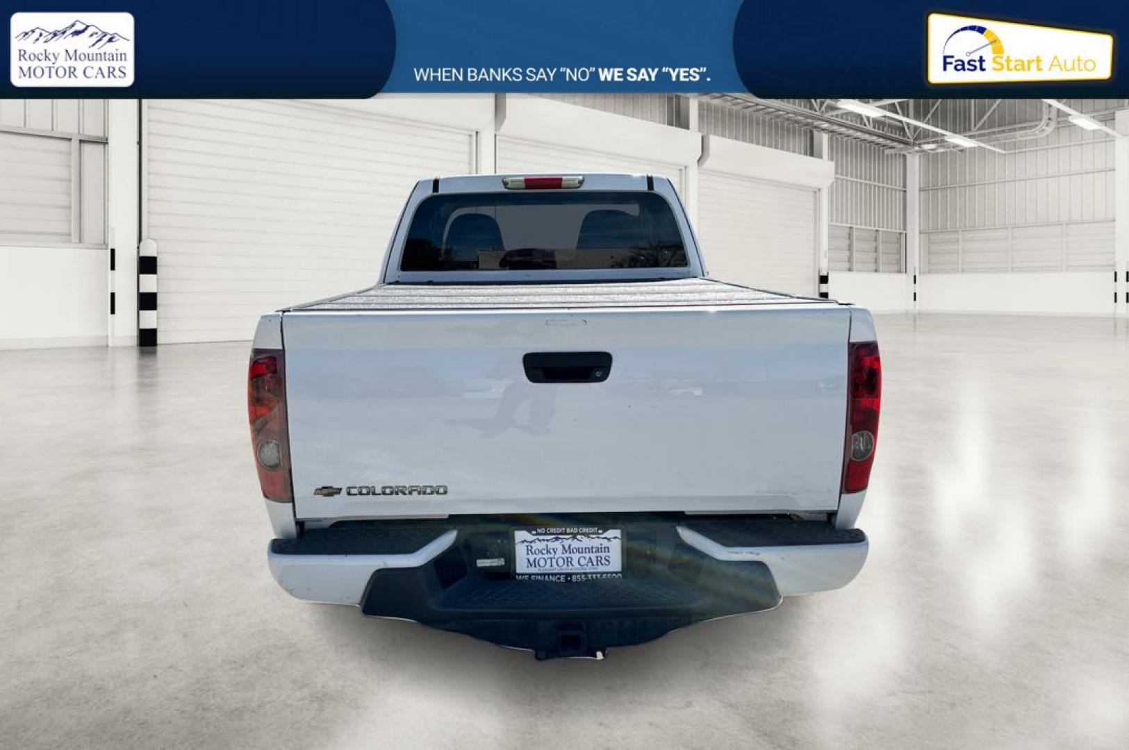 2012 White Chevrolet Colorado Work Truck Ext. Cab 2WD (1GCESBFE9C8) with an 3.7L L5 DOHC 20V engine, Automatic, 4-Spd w/Overdrive transmission, located at 7755 State Street, Midvale, UT, 84047, (801) 753-9063, 40.610329, -111.892159 - Photo#4