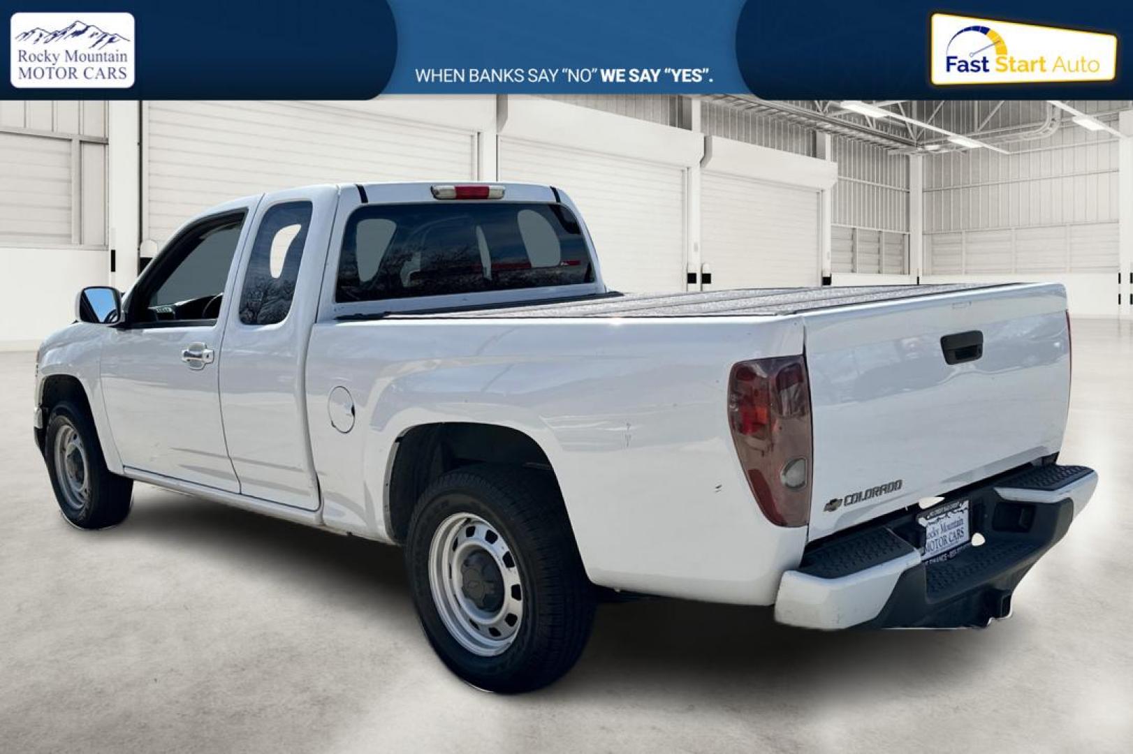 2012 White Chevrolet Colorado Work Truck Ext. Cab 2WD (1GCESBFE9C8) with an 3.7L L5 DOHC 20V engine, Automatic, 4-Spd w/Overdrive transmission, located at 7755 State Street, Midvale, UT, 84047, (801) 753-9063, 40.610329, -111.892159 - Photo#5