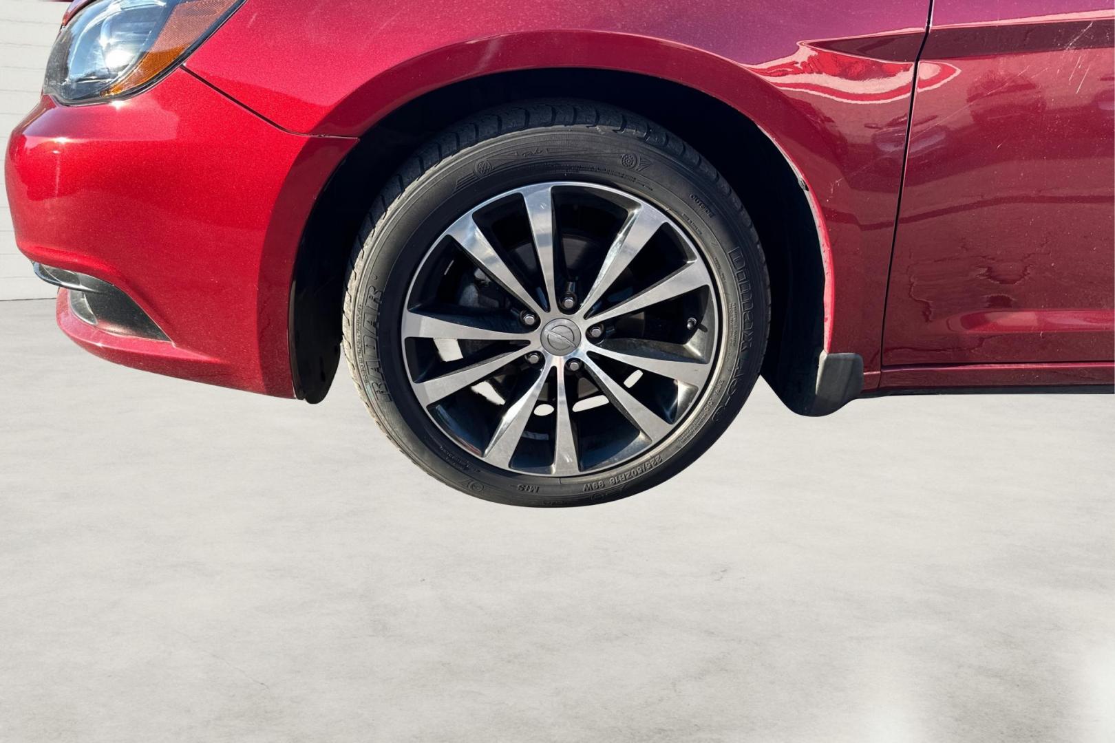 2012 Red Chrysler 200 Touring (1C3CCBBG7CN) with an 3.6L V6 DOHC 24V FFV engine, 6-Speed Automatic transmission, located at 7755 State Street, Midvale, UT, 84047, (801) 753-9063, 40.610329, -111.892159 - Photo#9