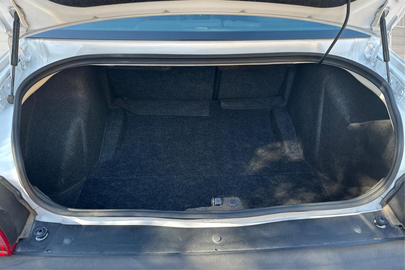 2012 White Dodge Challenger SXT (2C3CDYAG7CH) with an 3.6L V6 DOHC 24V engine, 4-Speed Automatic transmission, located at 767 S State Road, Pleasant Grove, UT, 84062, (801) 785-1058, 40.354839, -111.736687 - Photo#10