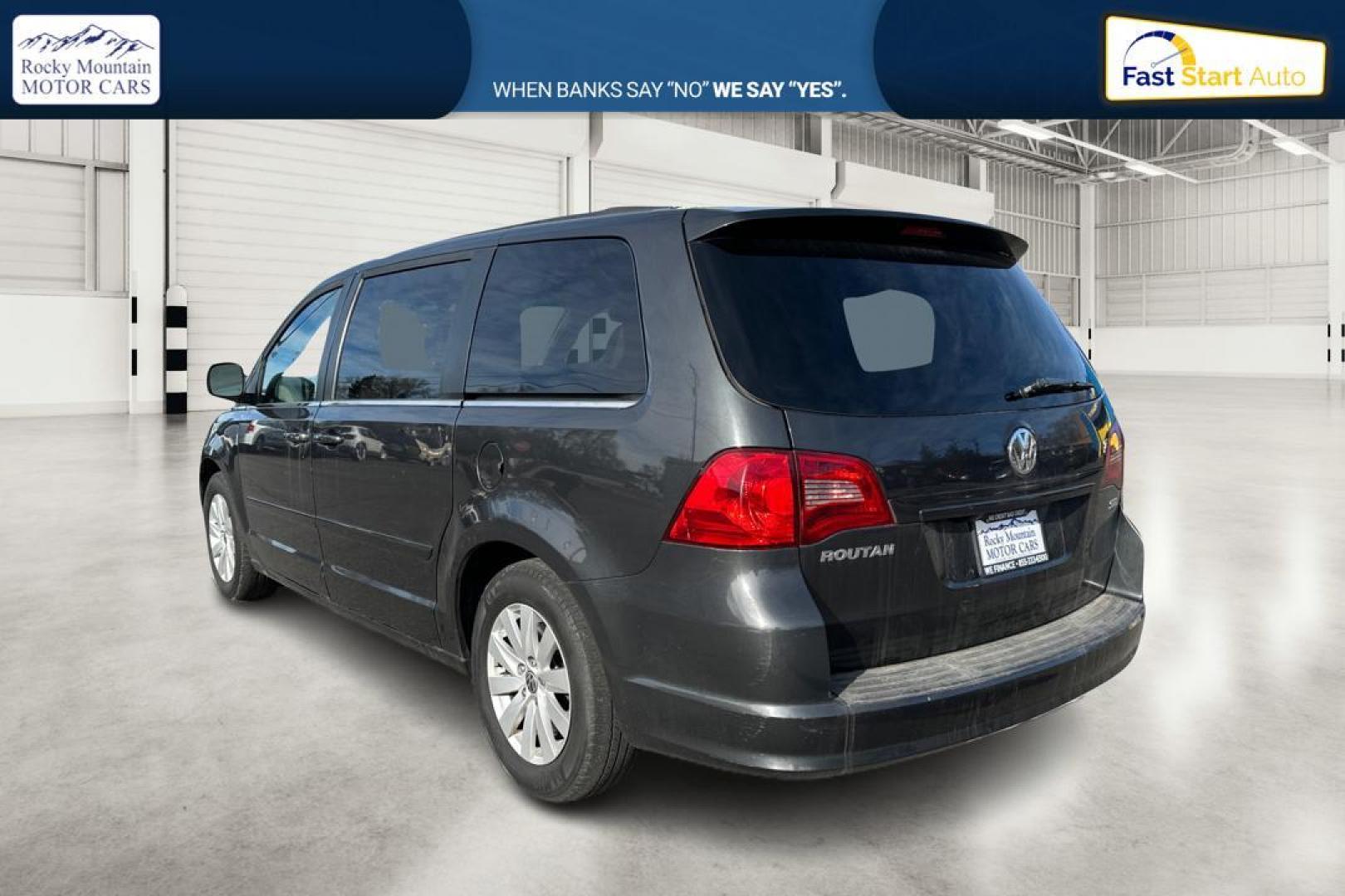 2012 Gray Volkswagen Routan SEL (2C4RVACG7CR) with an 3.6L V6 DOHC 24V engine, 6-Speed Automatic transmission, located at 7755 State Street, Midvale, UT, 84047, (801) 753-9063, 40.610329, -111.892159 - Photo#5