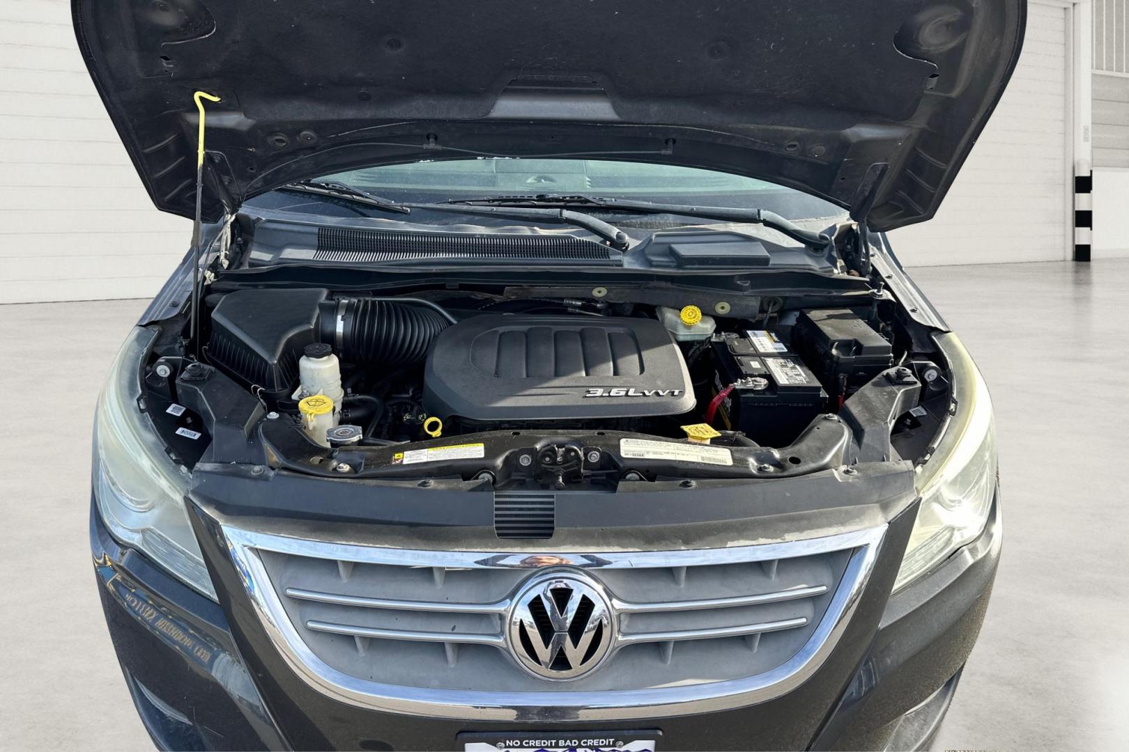 2012 Gray Volkswagen Routan SEL (2C4RVACG7CR) with an 3.6L V6 DOHC 24V engine, 6-Speed Automatic transmission, located at 7755 State Street, Midvale, UT, 84047, (801) 753-9063, 40.610329, -111.892159 - Photo#10