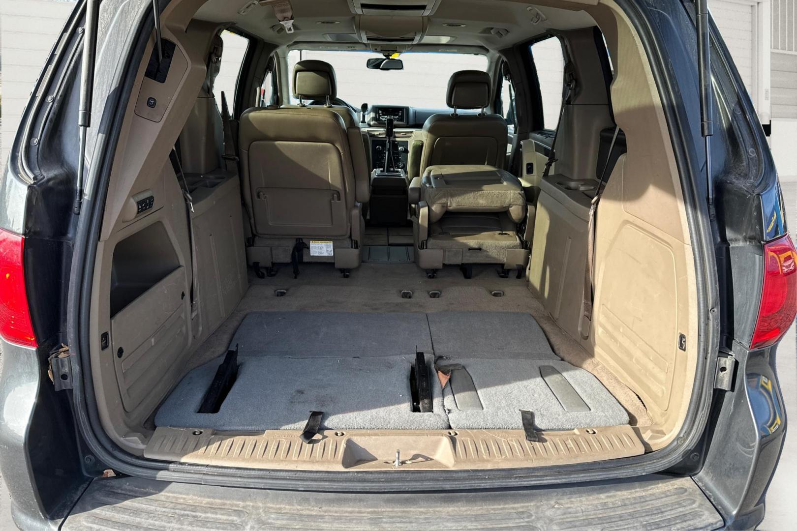 2012 Gray Volkswagen Routan SEL (2C4RVACG7CR) with an 3.6L V6 DOHC 24V engine, 6-Speed Automatic transmission, located at 7755 State Street, Midvale, UT, 84047, (801) 753-9063, 40.610329, -111.892159 - Photo#13