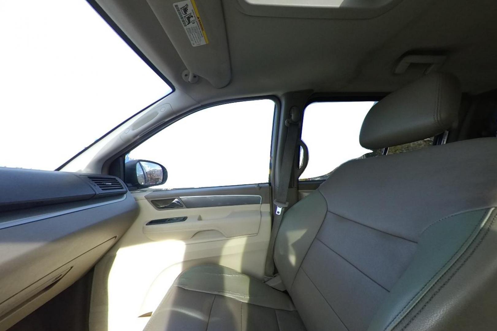 2012 Gray Volkswagen Routan SEL (2C4RVACG7CR) with an 3.6L V6 DOHC 24V engine, 6-Speed Automatic transmission, located at 7755 State Street, Midvale, UT, 84047, (801) 753-9063, 40.610329, -111.892159 - Photo#15