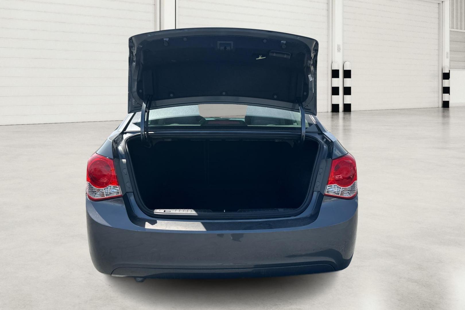 2013 Gray Chevrolet Cruze LS Auto (1G1PA5SGXD7) with an 1.8L L4 DOHC 16V engine, 6-Speed Automatic transmission, located at 7755 State Street, Midvale, UT, 84047, (801) 753-9063, 40.610329, -111.892159 - Photo#13