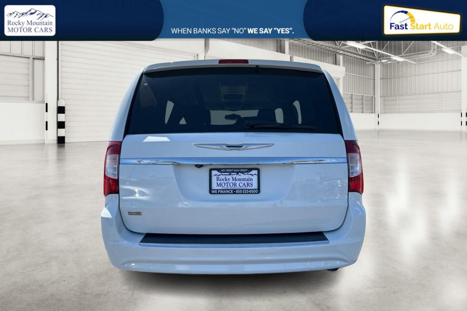 2013 White Chrysler Town and Country Touring (2C4RC1BG4DR) with an 3.6L V6 DOHC 24V engine, 6-Speed Automatic transmission, located at 7755 State Street, Midvale, UT, 84047, (801) 753-9063, 40.610329, -111.892159 - Photo#4