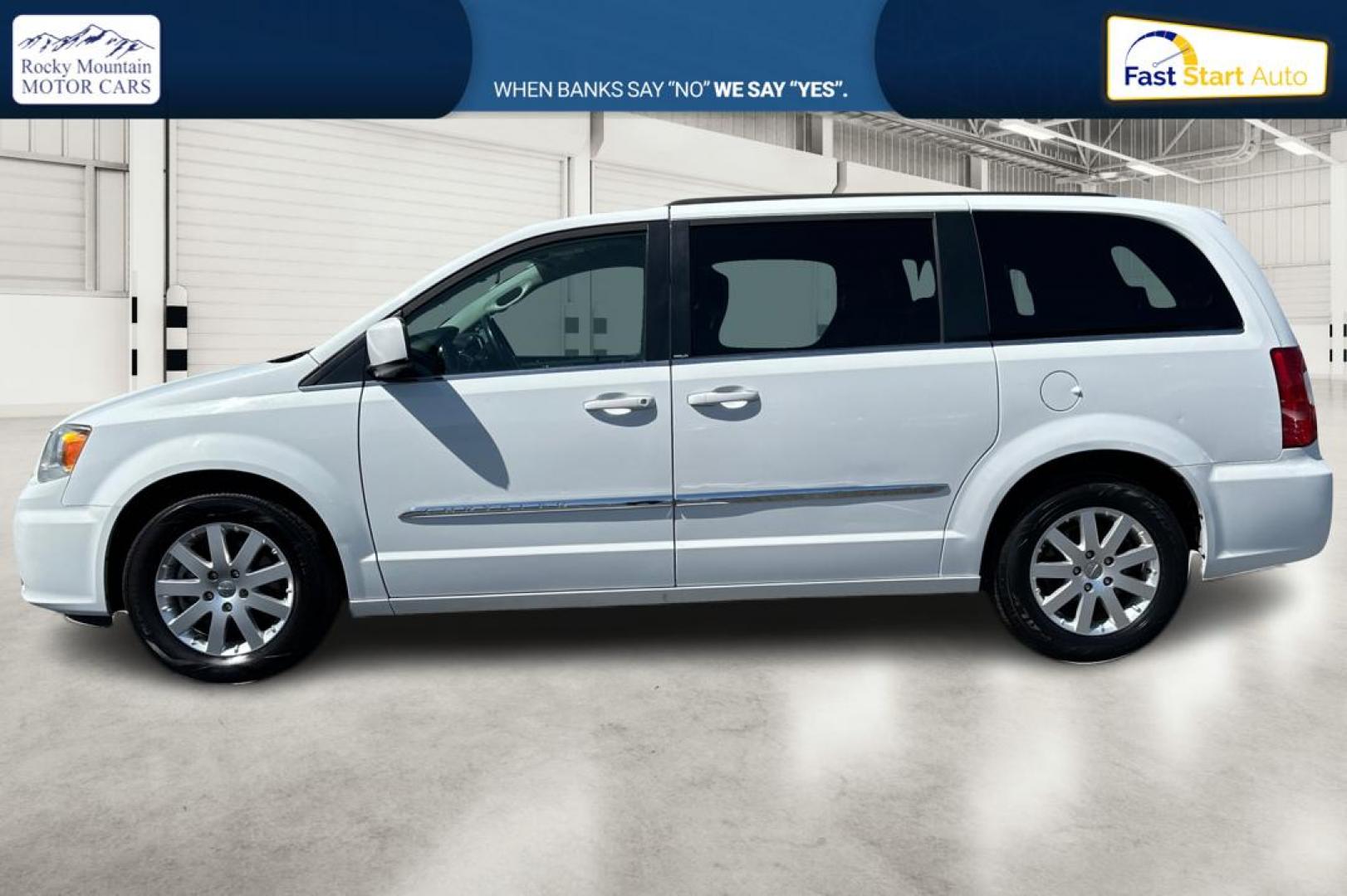 2013 White Chrysler Town and Country Touring (2C4RC1BG4DR) with an 3.6L V6 DOHC 24V engine, 6-Speed Automatic transmission, located at 7755 State Street, Midvale, UT, 84047, (801) 753-9063, 40.610329, -111.892159 - Photo#6