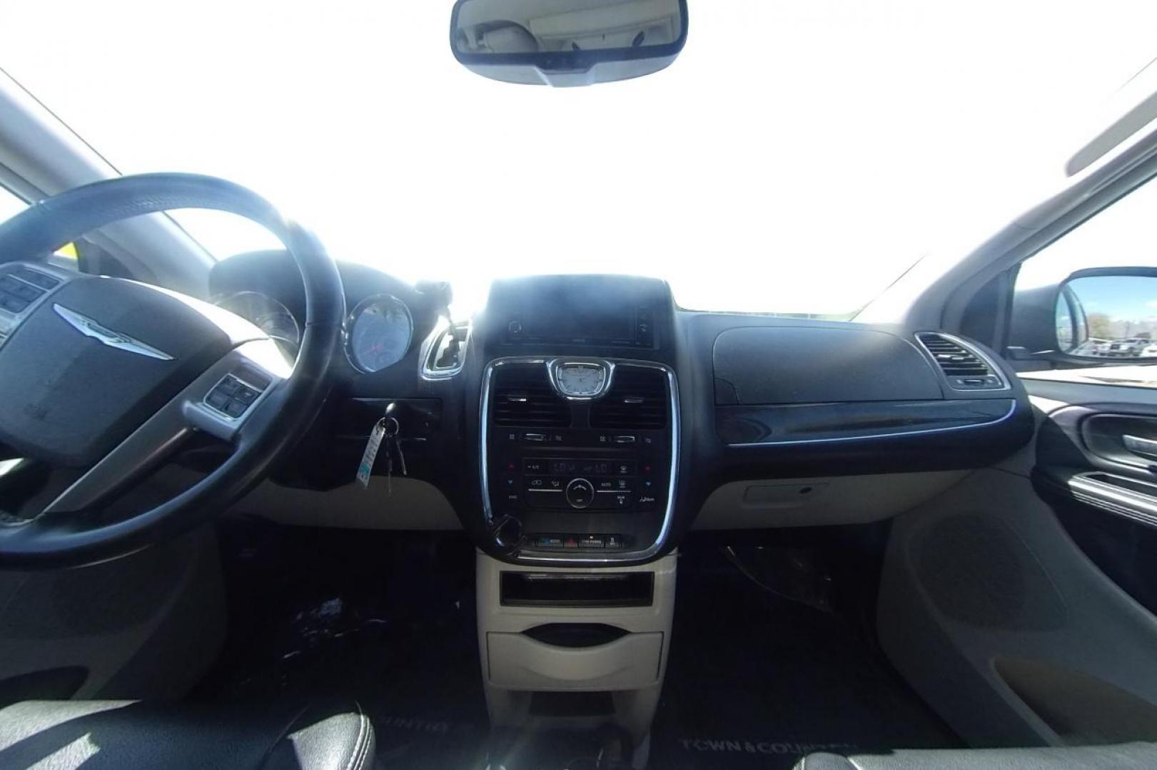 2013 White Chrysler Town and Country Touring (2C4RC1BG4DR) with an 3.6L V6 DOHC 24V engine, 6-Speed Automatic transmission, located at 7755 State Street, Midvale, UT, 84047, (801) 753-9063, 40.610329, -111.892159 - Photo#16