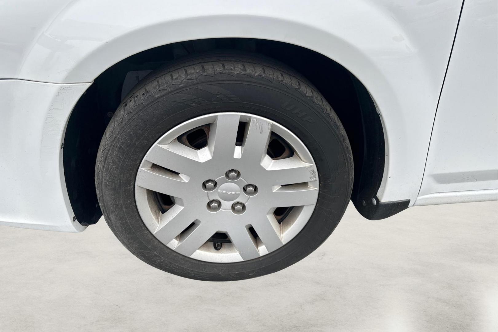 2013 White Dodge Avenger Base (1C3CDZAB7DN) with an 2.4L L4 DOHC 16V engine, 4-Speed Automatic transmission, located at 767 S State Road, Pleasant Grove, UT, 84062, (801) 785-1058, 40.354839, -111.736687 - Photo#9