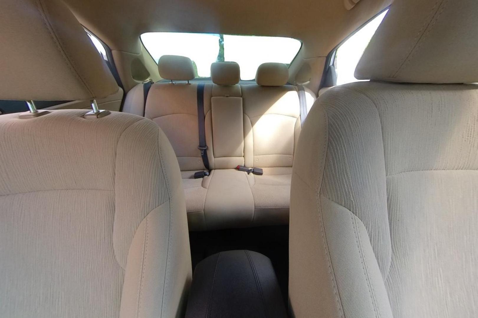 2013 White Hyundai Sonata GLS (5NPEB4AC4DH) with an 2.4L L4 DOHC 16V engine, 6-Speed Automatic transmission, located at 7755 State Street, Midvale, UT, 84047, (801) 753-9063, 40.610329, -111.892159 - Photo#16