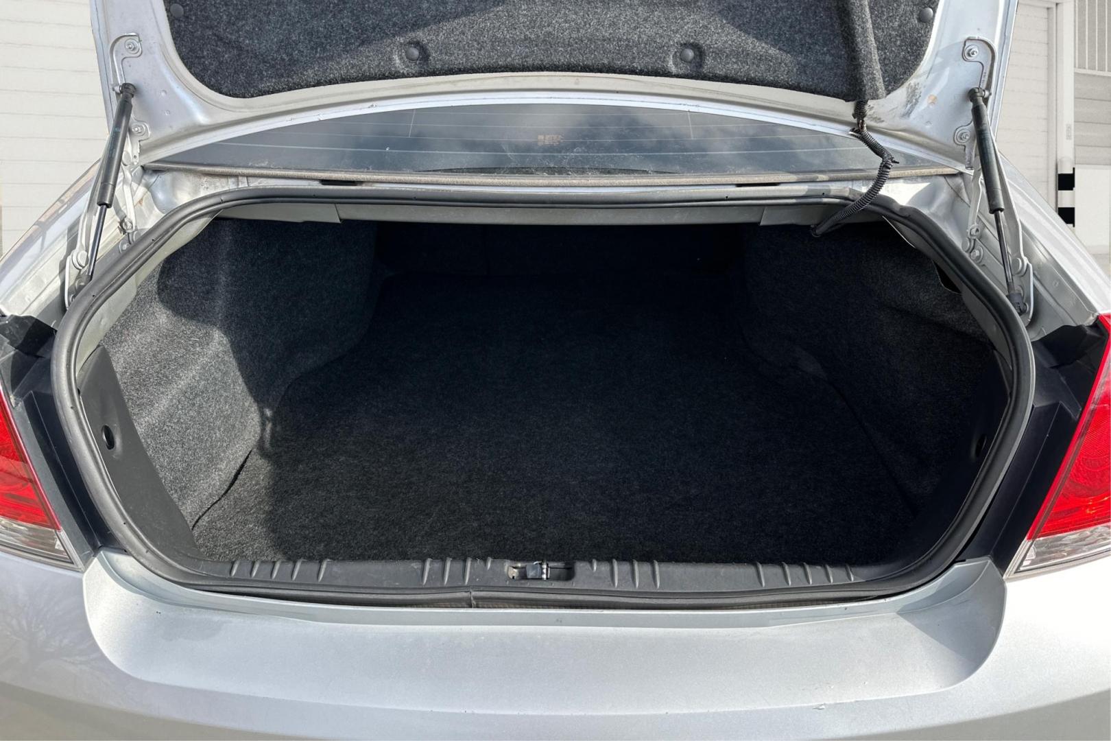2014 Silver Chevrolet Impala LT (2G1WB5E3XE1) with an 3.6L V6 DOHC 16V FFV engine, 6-Speed Automatic transmission, located at 7755 State Street, Midvale, UT, 84047, (801) 753-9063, 40.610329, -111.892159 - Photo#13