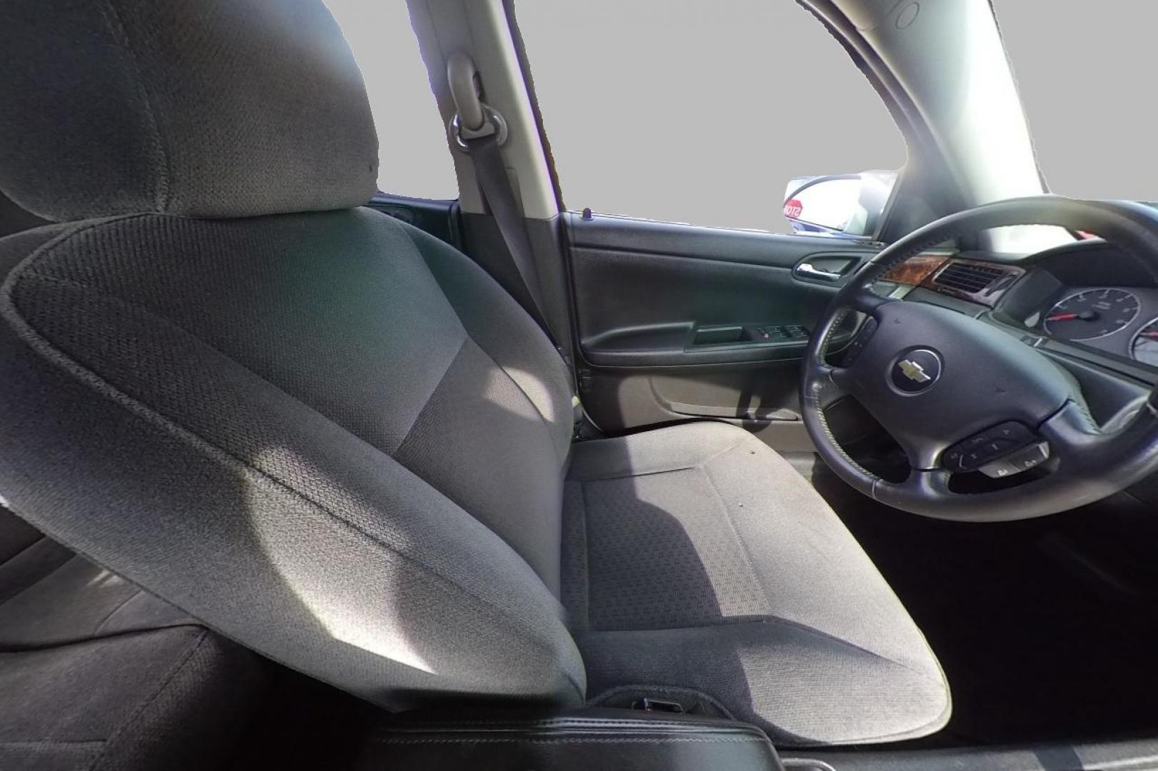 2014 Silver Chevrolet Impala LT (2G1WB5E3XE1) with an 3.6L V6 DOHC 16V FFV engine, 6-Speed Automatic transmission, located at 7755 State Street, Midvale, UT, 84047, (801) 753-9063, 40.610329, -111.892159 - Photo#17