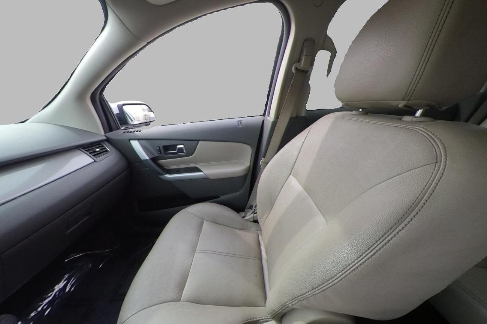 2014 White Ford Edge SEL FWD (2FMDK3JC9EB) with an 3.5L V6 DOHC 24V engine, 6-Speed Automatic transmission, located at 767 S State Road, Pleasant Grove, UT, 84062, (801) 785-1058, 40.354839, -111.736687 - Photo#16