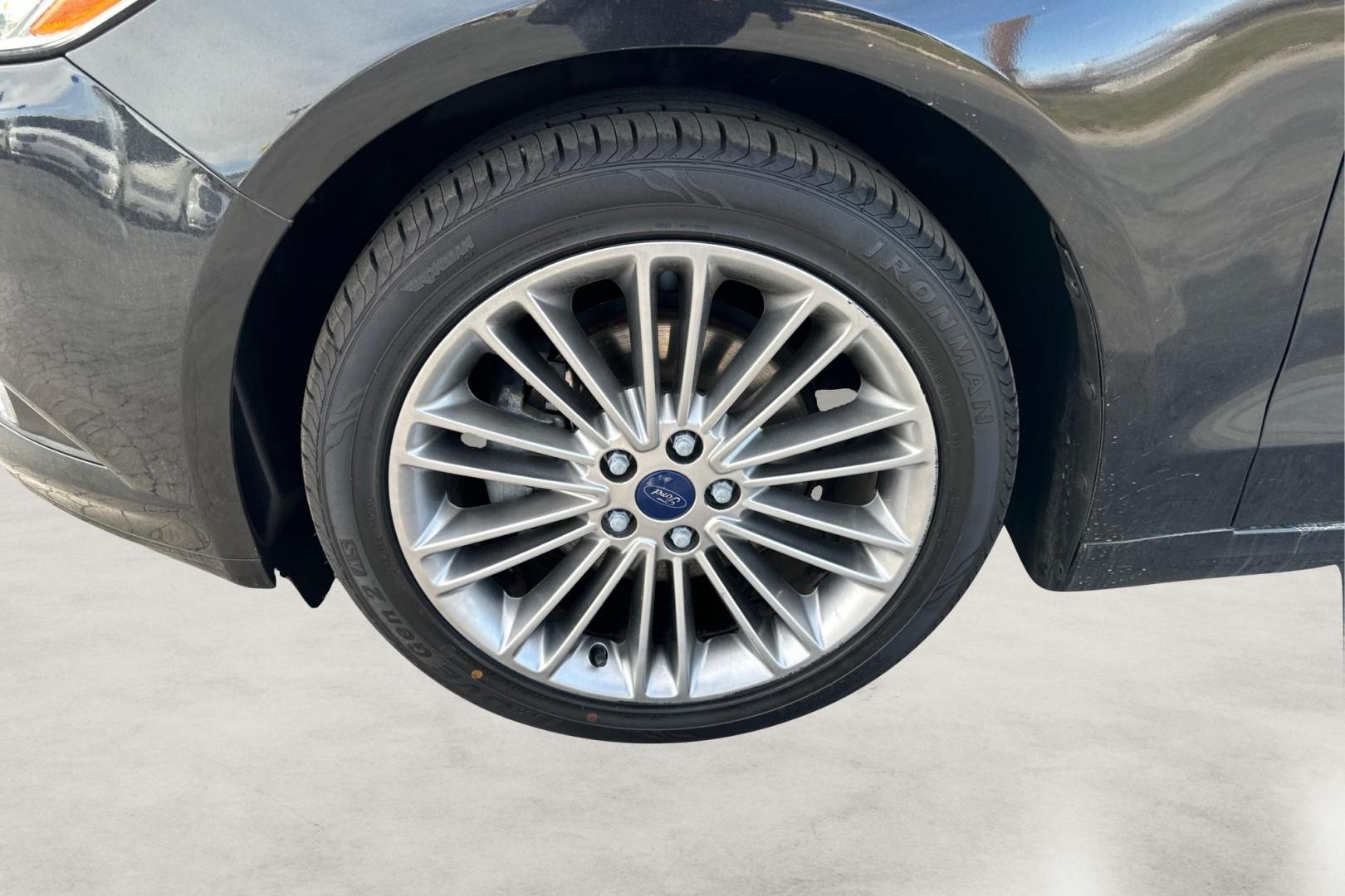 2014 Black Ford Fusion SE (3FA6P0H94ER) with an 2.0L L4 DOHC 16V engine, Automatic, 6-Spd transmission, located at 767 S State Road, Pleasant Grove, UT, 84062, (801) 785-1058, 40.354839, -111.736687 - Photo#12