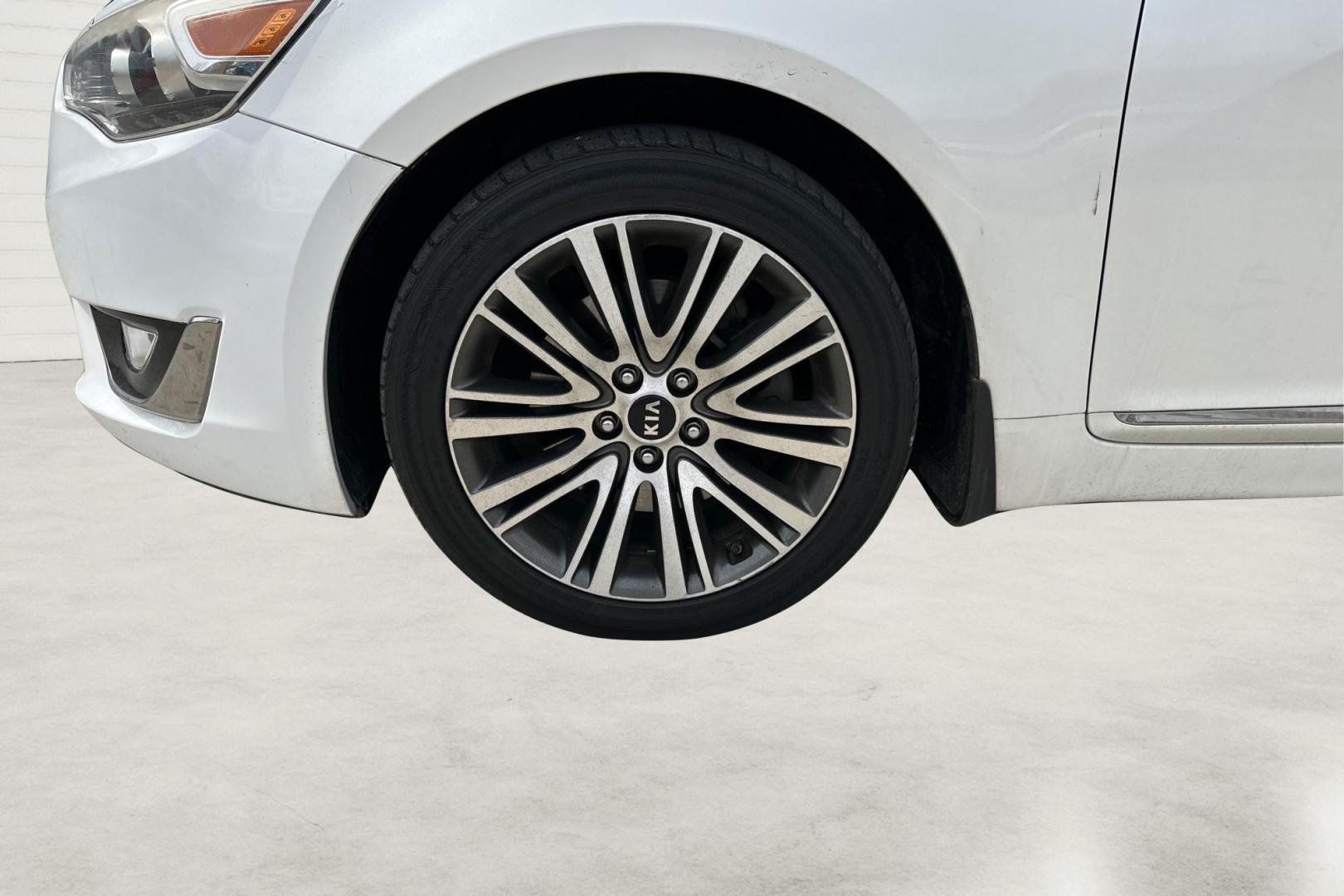 2014 White Kia Cadenza Sedan (KNALN4D78E5) with an 3.3L V6 DOHC 24V engine, 6-Speed Automatic transmission, located at 767 S State Road, Pleasant Grove, UT, 84062, (801) 785-1058, 40.354839, -111.736687 - Photo#12