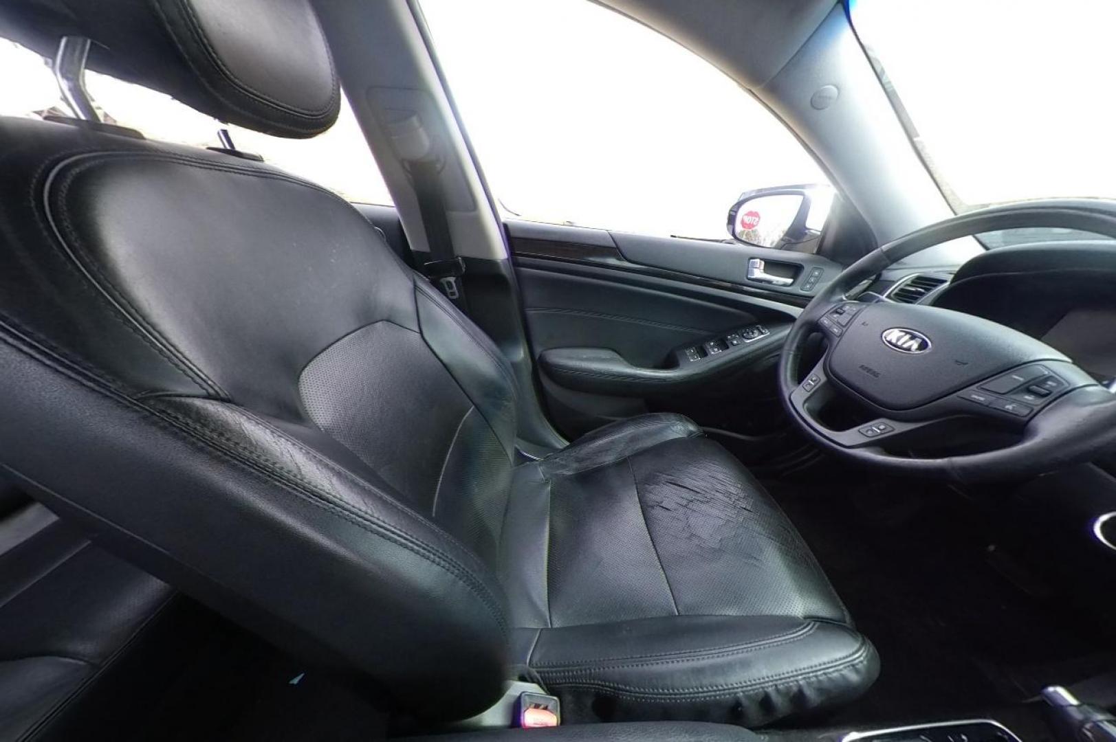 2014 White Kia Cadenza Sedan (KNALN4D78E5) with an 3.3L V6 DOHC 24V engine, 6-Speed Automatic transmission, located at 767 S State Road, Pleasant Grove, UT, 84062, (801) 785-1058, 40.354839, -111.736687 - Photo#17