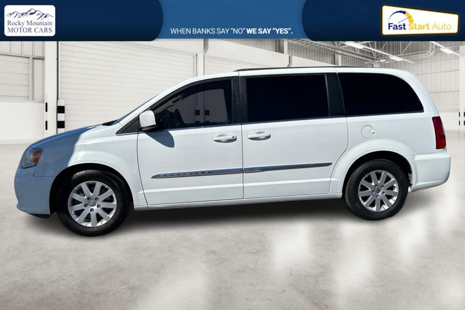 2015 White Chrysler Town and Country Touring (2C4RC1BG3FR) with an 3.6L V6 DOHC 24V engine, 6-Speed Automatic transmission, located at 7755 State Street, Midvale, UT, 84047, (801) 753-9063, 40.610329, -111.892159 - Photo#6