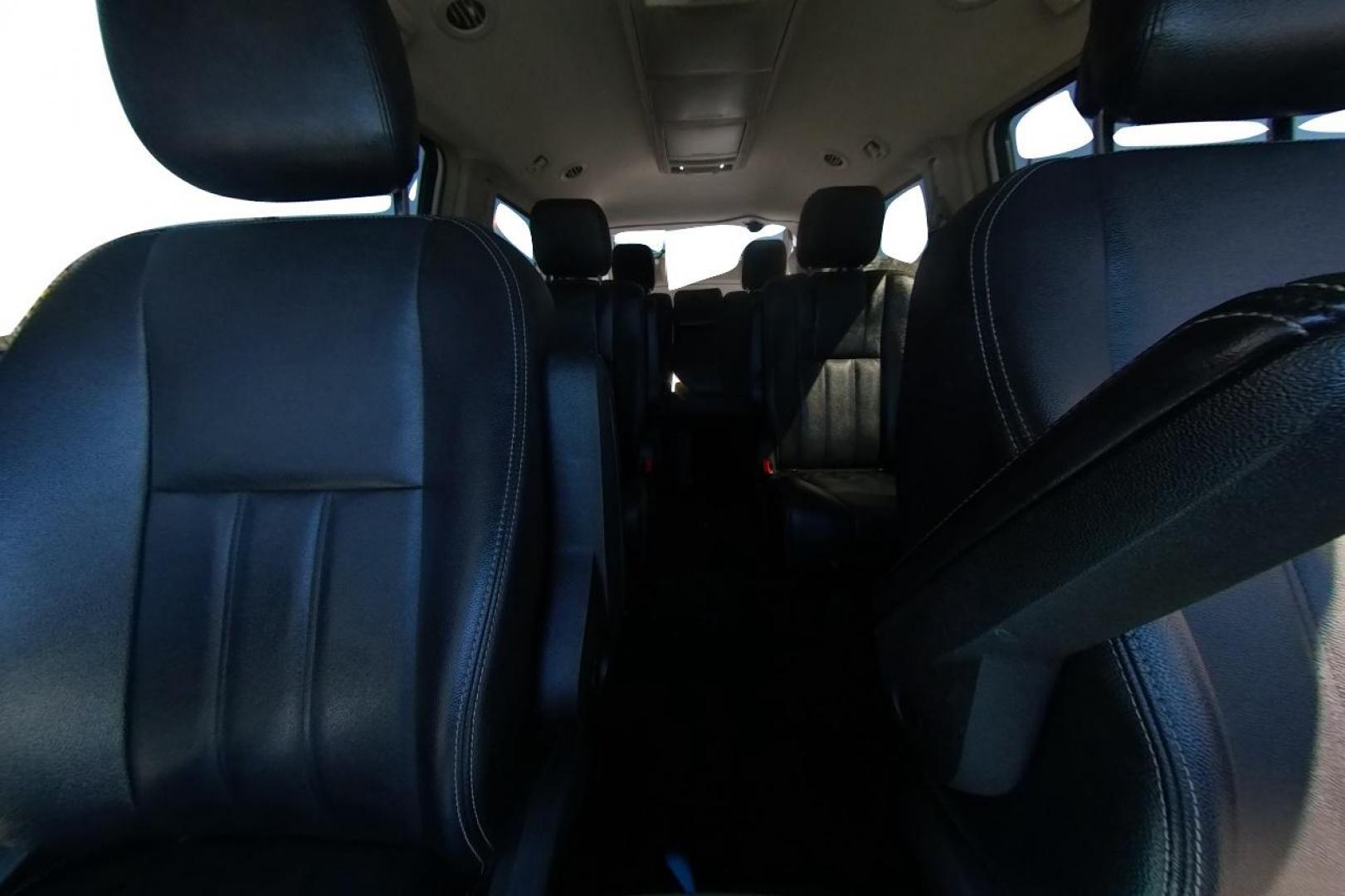 2015 White Chrysler Town and Country Touring (2C4RC1BG3FR) with an 3.6L V6 DOHC 24V engine, 6-Speed Automatic transmission, located at 7755 State Street, Midvale, UT, 84047, (801) 753-9063, 40.610329, -111.892159 - Photo#18