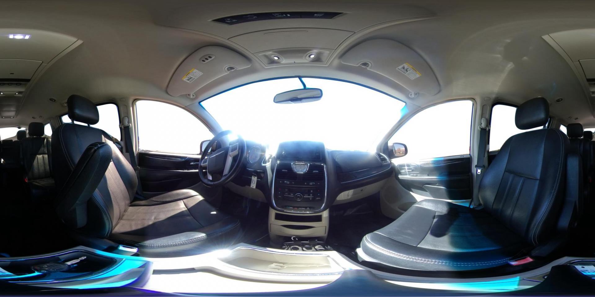 2015 White Chrysler Town and Country Touring (2C4RC1BG3FR) with an 3.6L V6 DOHC 24V engine, 6-Speed Automatic transmission, located at 7755 State Street, Midvale, UT, 84047, (801) 753-9063, 40.610329, -111.892159 - Photo#20