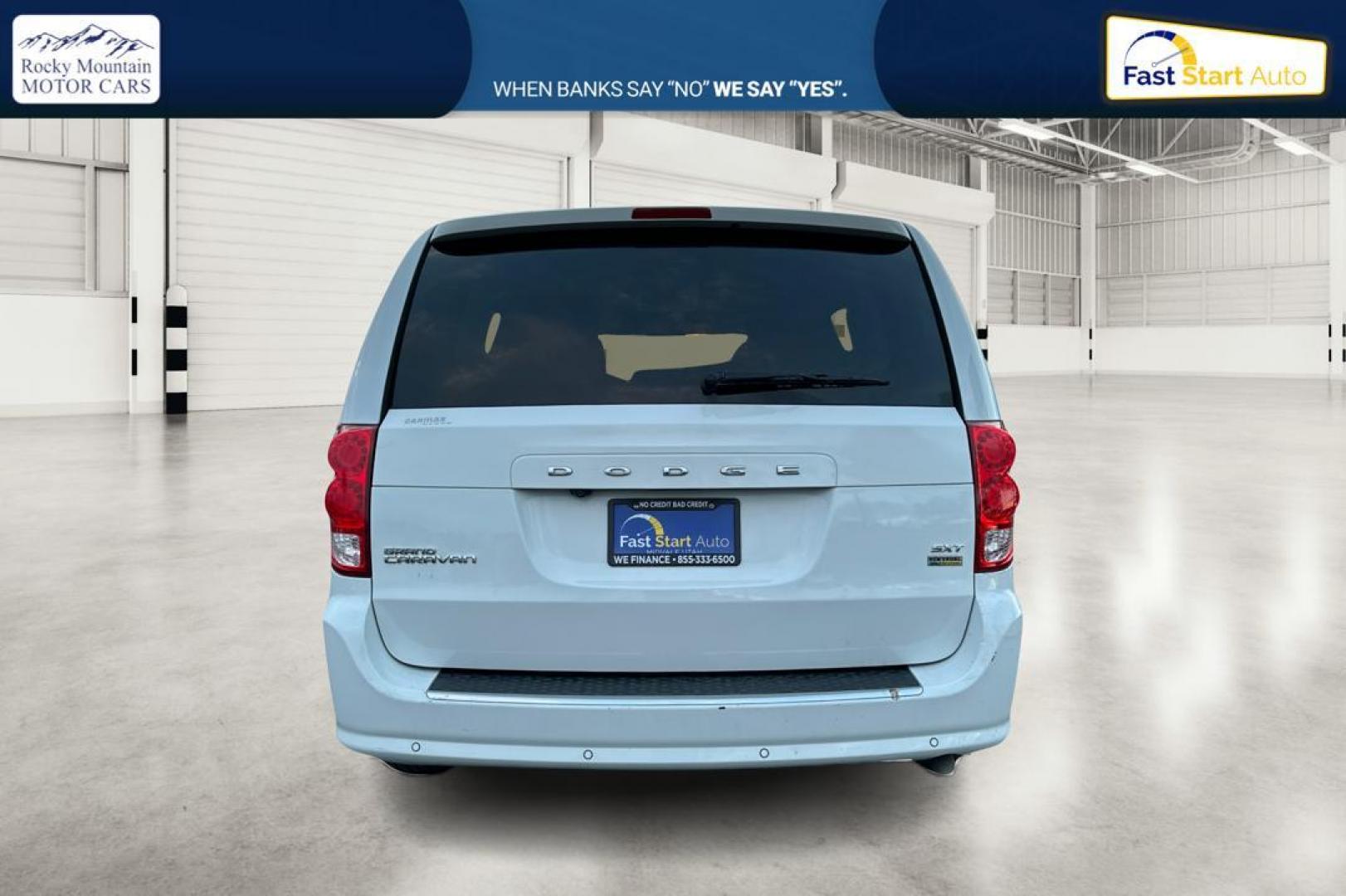 2015 White Dodge Grand Caravan SXT (2C4RDGCG3FR) with an 3.6L V6 DOHC 24V engine, 6-Speed Automatic transmission, located at 7755 State Street, Midvale, UT, 84047, (801) 753-9063, 40.610329, -111.892159 - Photo#4