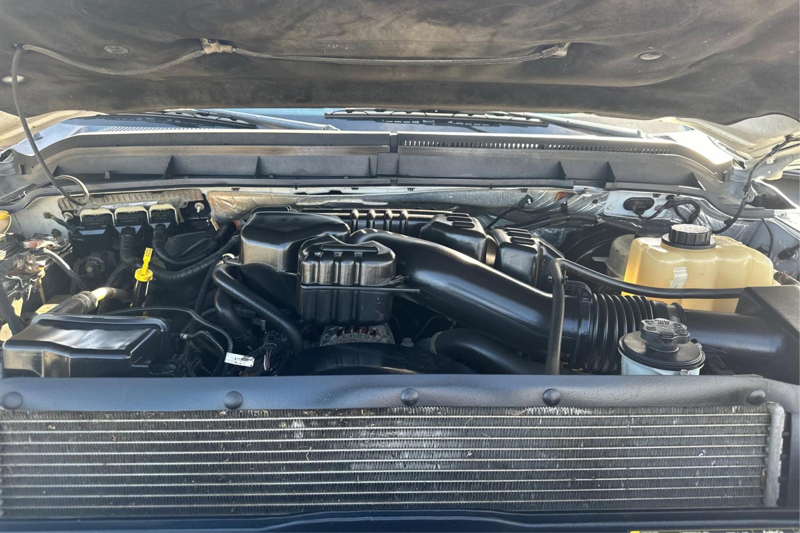 2015 White Ford F-250 SD XLT SuperCab Long Bed 4WD (1FT7X2B68FE) with an 6.2L V8 OHV 16V engine, 6-Speed Automatic transmission, located at 767 S State Road, Pleasant Grove, UT, 84062, (801) 785-1058, 40.354839, -111.736687 - Photo#10