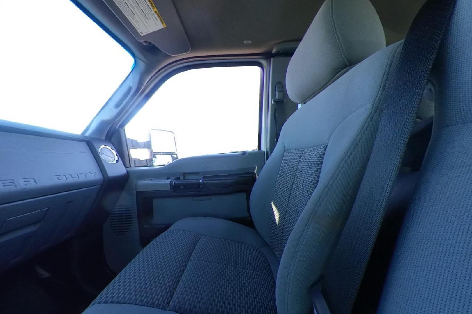 2015 White Ford F-250 SD XLT SuperCab Long Bed 4WD (1FT7X2B68FE) with an 6.2L V8 OHV 16V engine, 6-Speed Automatic transmission, located at 767 S State Road, Pleasant Grove, UT, 84062, (801) 785-1058, 40.354839, -111.736687 - Photo#17