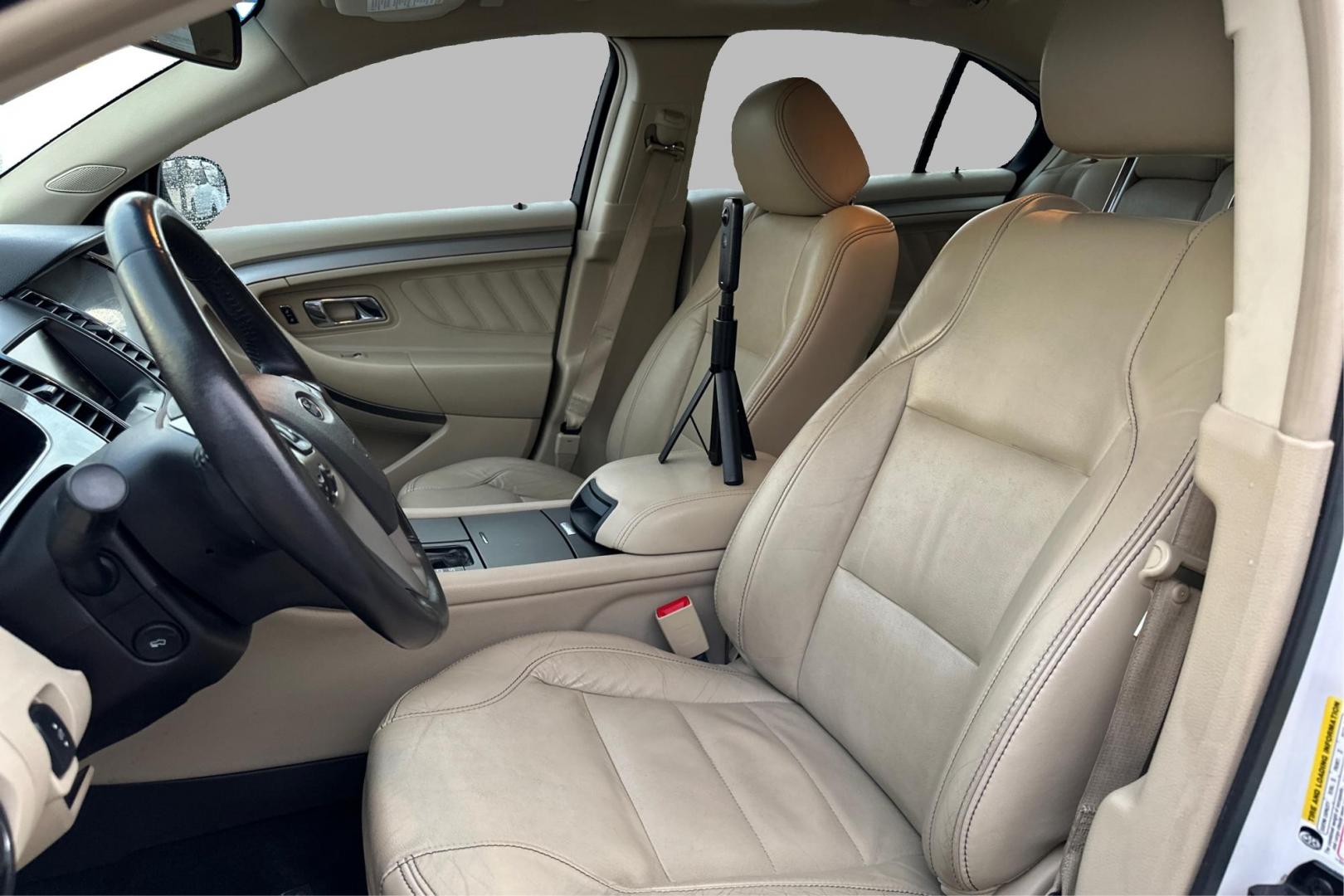 2015 White Ford Taurus SEL FWD (1FAHP2E87FG) with an 3.5L V6 DOHC 24V engine, 6-Speed Automatic transmission, located at 767 S State Road, Pleasant Grove, UT, 84062, (801) 785-1058, 40.354839, -111.736687 - Photo#14