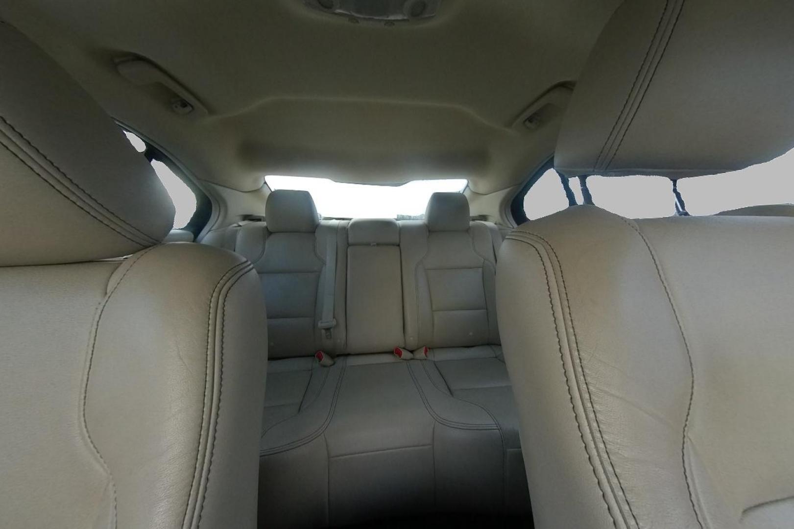 2015 White Ford Taurus SEL FWD (1FAHP2E87FG) with an 3.5L V6 DOHC 24V engine, 6-Speed Automatic transmission, located at 767 S State Road, Pleasant Grove, UT, 84062, (801) 785-1058, 40.354839, -111.736687 - Photo#18