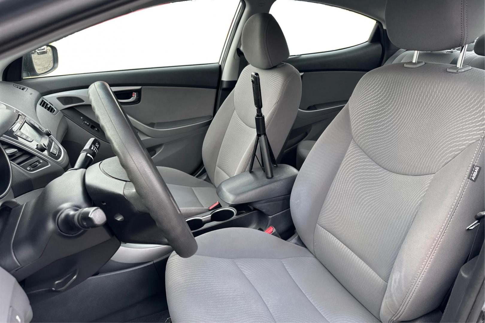 2015 Silver Hyundai Elantra Limited (5NPDH4AE9FH) with an 1.8L L4 DOHC 16V engine, 6-Speed Automatic transmission, located at 7755 State Street, Midvale, UT, 84047, (801) 753-9063, 40.610329, -111.892159 - Photo#14