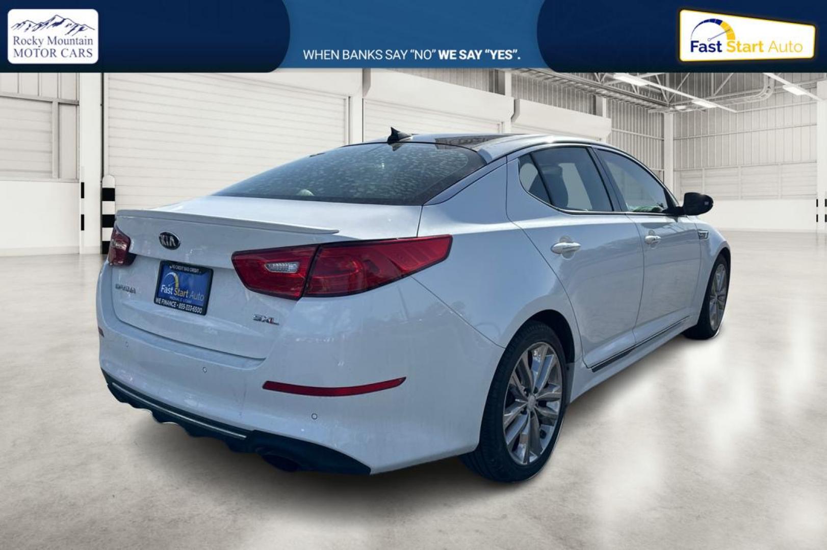 2015 White Kia Optima SX Turbo (5XXGR4A68FG) with an 2.0L L4 DOHC 16V TURBO engine, 6-Speed Automatic transmission - Photo#2
