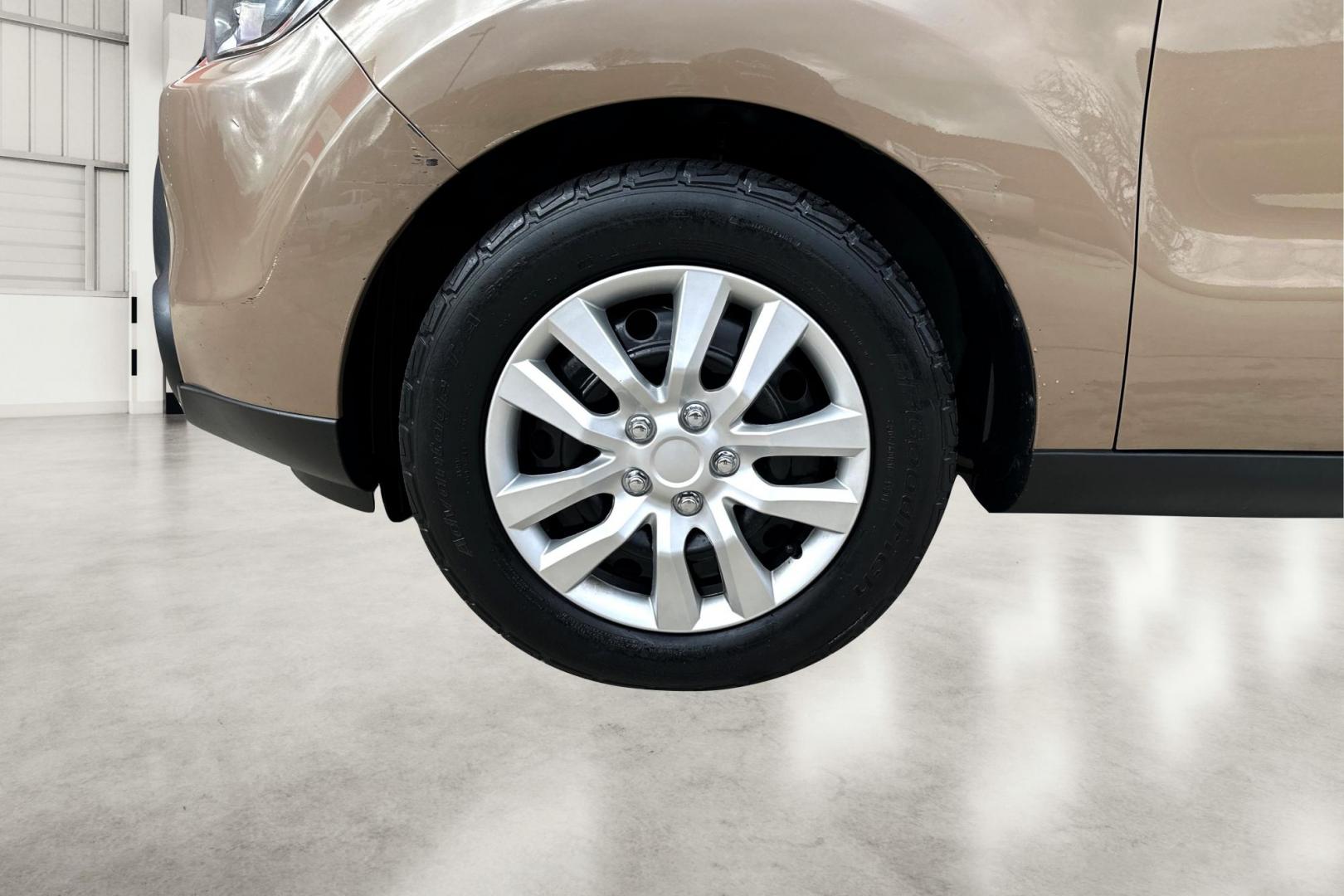2015 Brown Kia Soul Base (KNDJN2A26F7) with an 1.6L L4 DOHC 16V engine, Auto, 6-Spd Sportmatic transmission, located at 7755 State Street, Midvale, UT, 84047, (801) 753-9063, 40.610329, -111.892159 - Photo#12