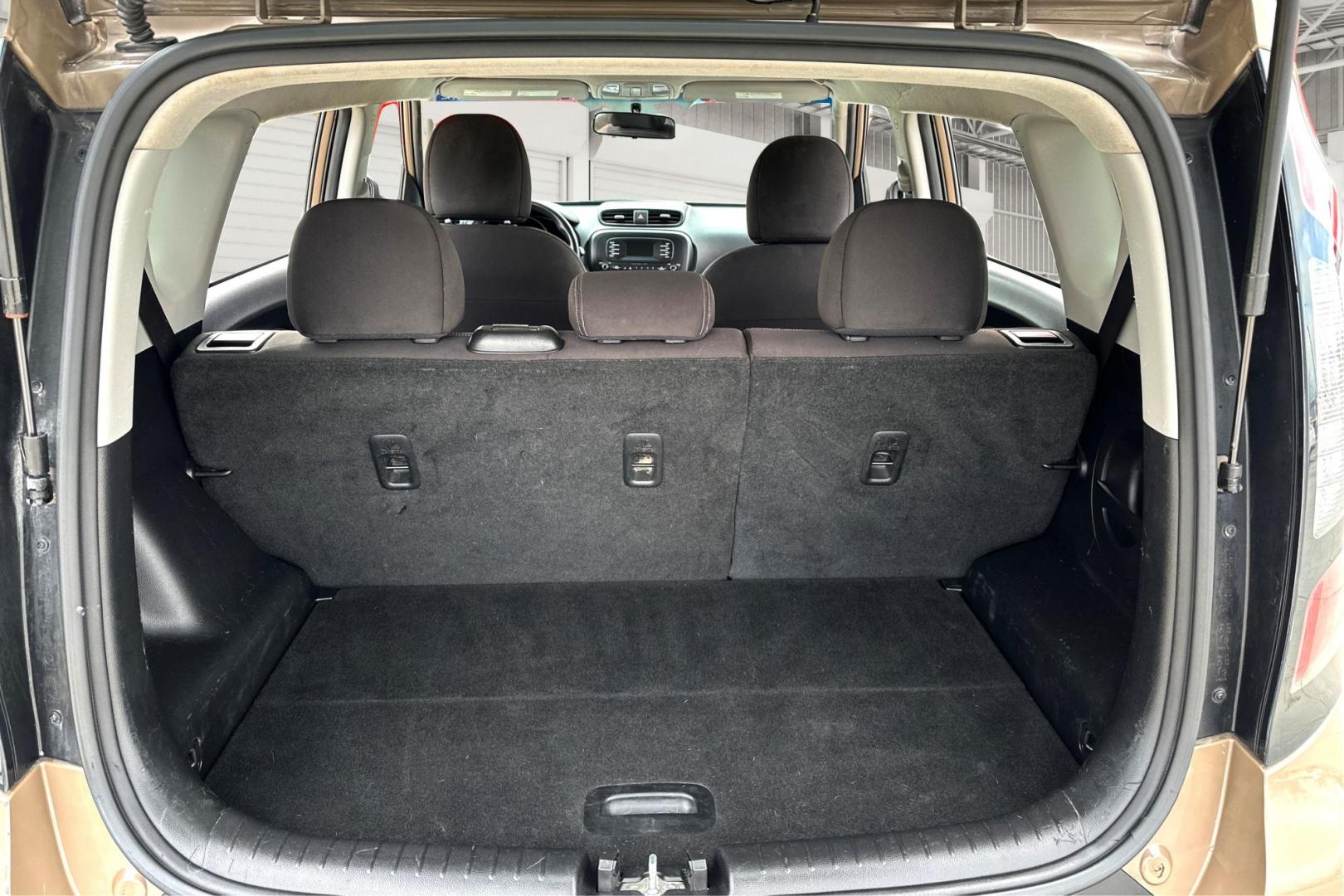 2015 Brown Kia Soul Base (KNDJN2A26F7) with an 1.6L L4 DOHC 16V engine, Auto, 6-Spd Sportmatic transmission, located at 7755 State Street, Midvale, UT, 84047, (801) 753-9063, 40.610329, -111.892159 - Photo#13