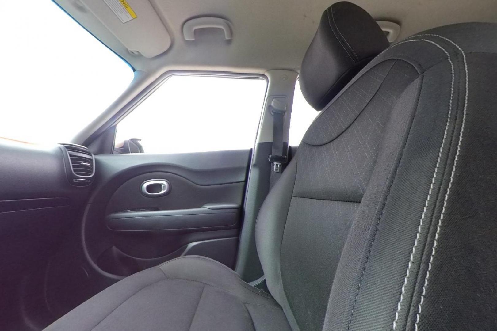 2015 Brown Kia Soul Base (KNDJN2A26F7) with an 1.6L L4 DOHC 16V engine, Auto, 6-Spd Sportmatic transmission, located at 7755 State Street, Midvale, UT, 84047, (801) 753-9063, 40.610329, -111.892159 - Photo#15