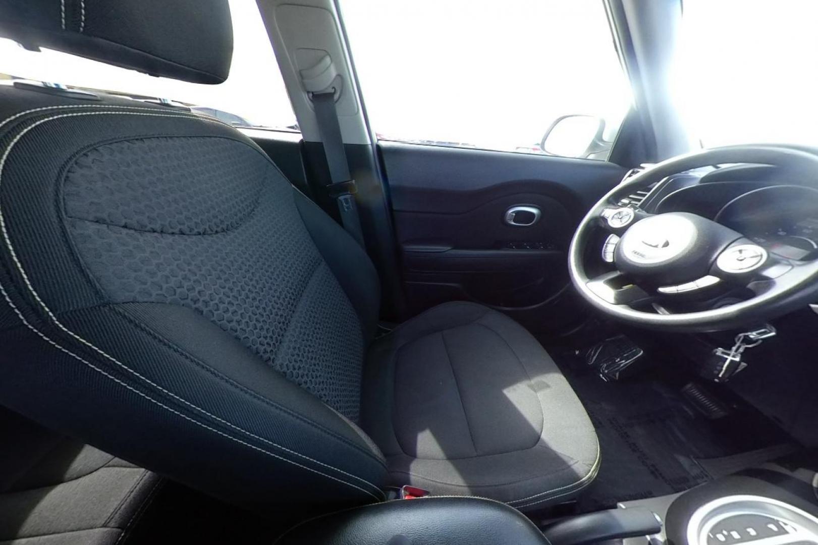 2015 Silver Kia Soul + (KNDJP3A58F7) with an 2.0L L4 DOHC 16V engine, 6-Speed Automatic transmission, located at 7755 State Street, Midvale, UT, 84047, (801) 753-9063, 40.610329, -111.892159 - Photo#19