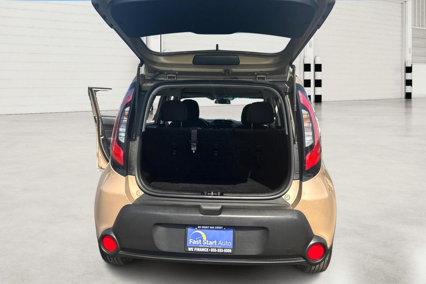 2015 Tan Kia Soul Base (KNDJN2A28F7) with an 1.6L L4 DOHC 16V engine, Manual, 6-Spd transmission, located at 7755 State Street, Midvale, UT, 84047, (801) 753-9063, 40.610329, -111.892159 - Photo#13