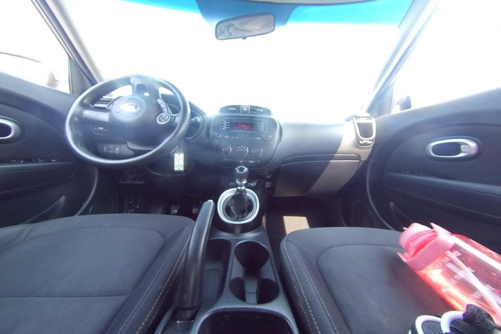 2015 Tan Kia Soul Base (KNDJN2A28F7) with an 1.6L L4 DOHC 16V engine, Manual, 6-Spd transmission, located at 7755 State Street, Midvale, UT, 84047, (801) 753-9063, 40.610329, -111.892159 - Photo#16