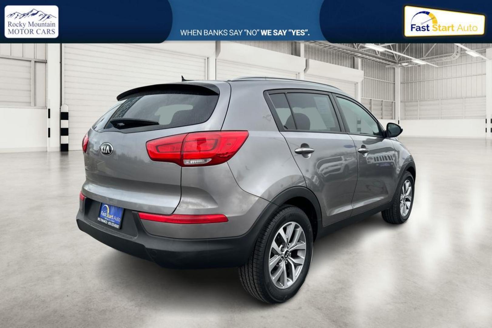 2015 Silver Kia Sportage LX FWD (KNDPB3AC7F7) with an 2.4L V6 DOHC 24V engine, 6-Speed Automatic transmission, located at 7755 State Street, Midvale, UT, 84047, (801) 753-9063, 40.610329, -111.892159 - Photo#2