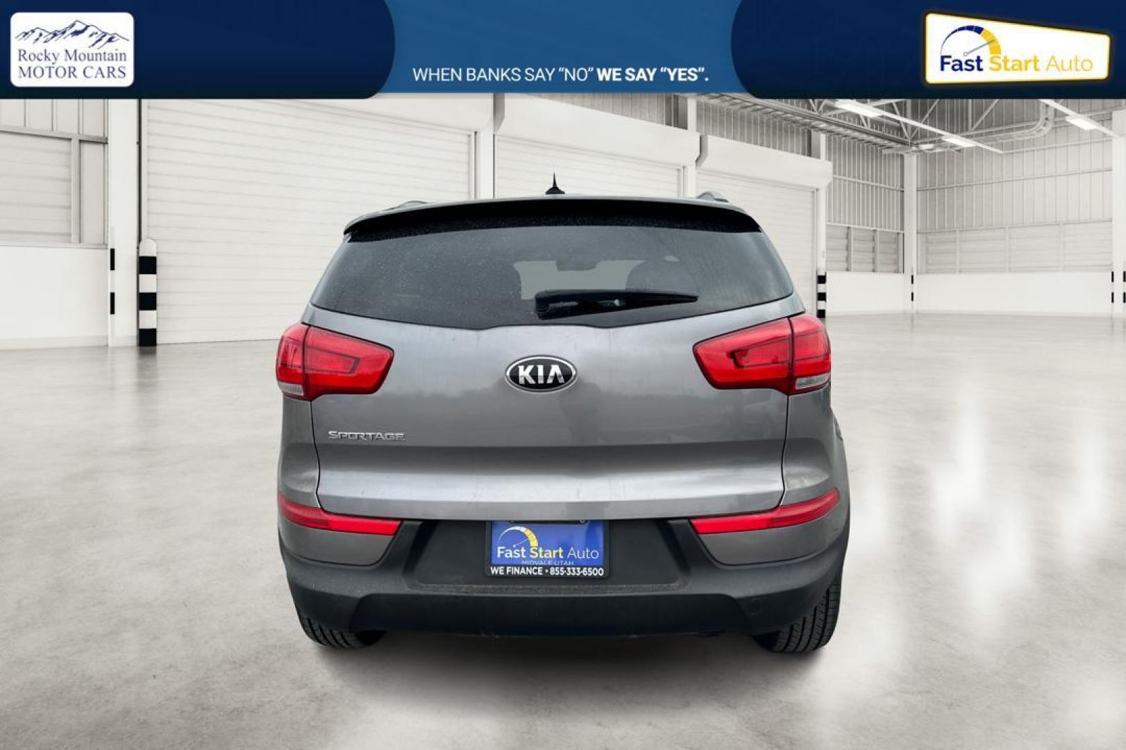 2015 Silver Kia Sportage LX FWD (KNDPB3AC7F7) with an 2.4L V6 DOHC 24V engine, 6-Speed Automatic transmission, located at 7755 State Street, Midvale, UT, 84047, (801) 753-9063, 40.610329, -111.892159 - Photo#4