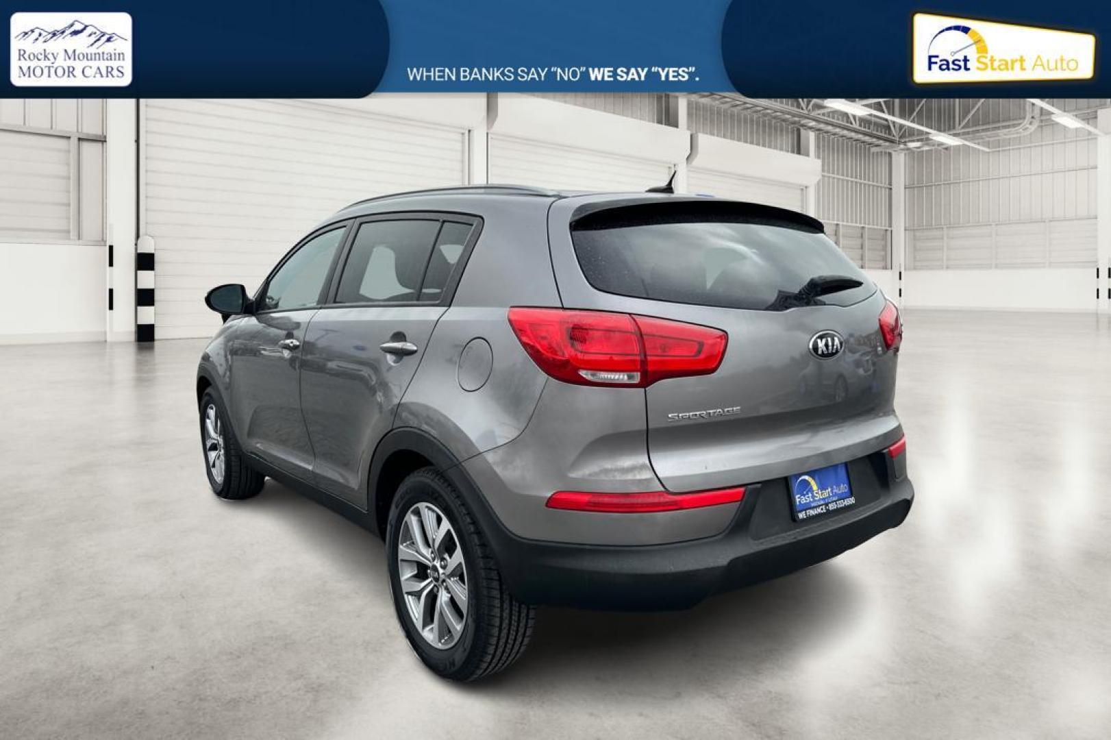 2015 Silver Kia Sportage LX FWD (KNDPB3AC7F7) with an 2.4L V6 DOHC 24V engine, 6-Speed Automatic transmission, located at 7755 State Street, Midvale, UT, 84047, (801) 753-9063, 40.610329, -111.892159 - Photo#5