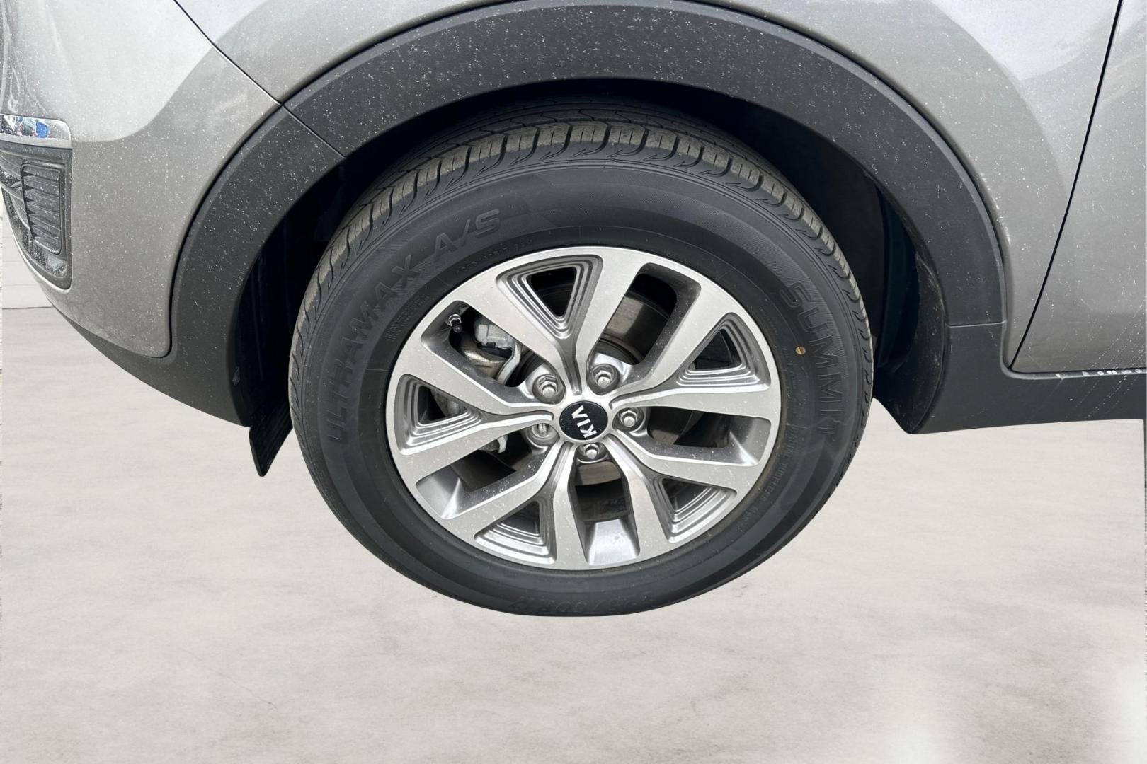 2015 Silver Kia Sportage LX FWD (KNDPB3AC7F7) with an 2.4L V6 DOHC 24V engine, 6-Speed Automatic transmission, located at 7755 State Street, Midvale, UT, 84047, (801) 753-9063, 40.610329, -111.892159 - Photo#12