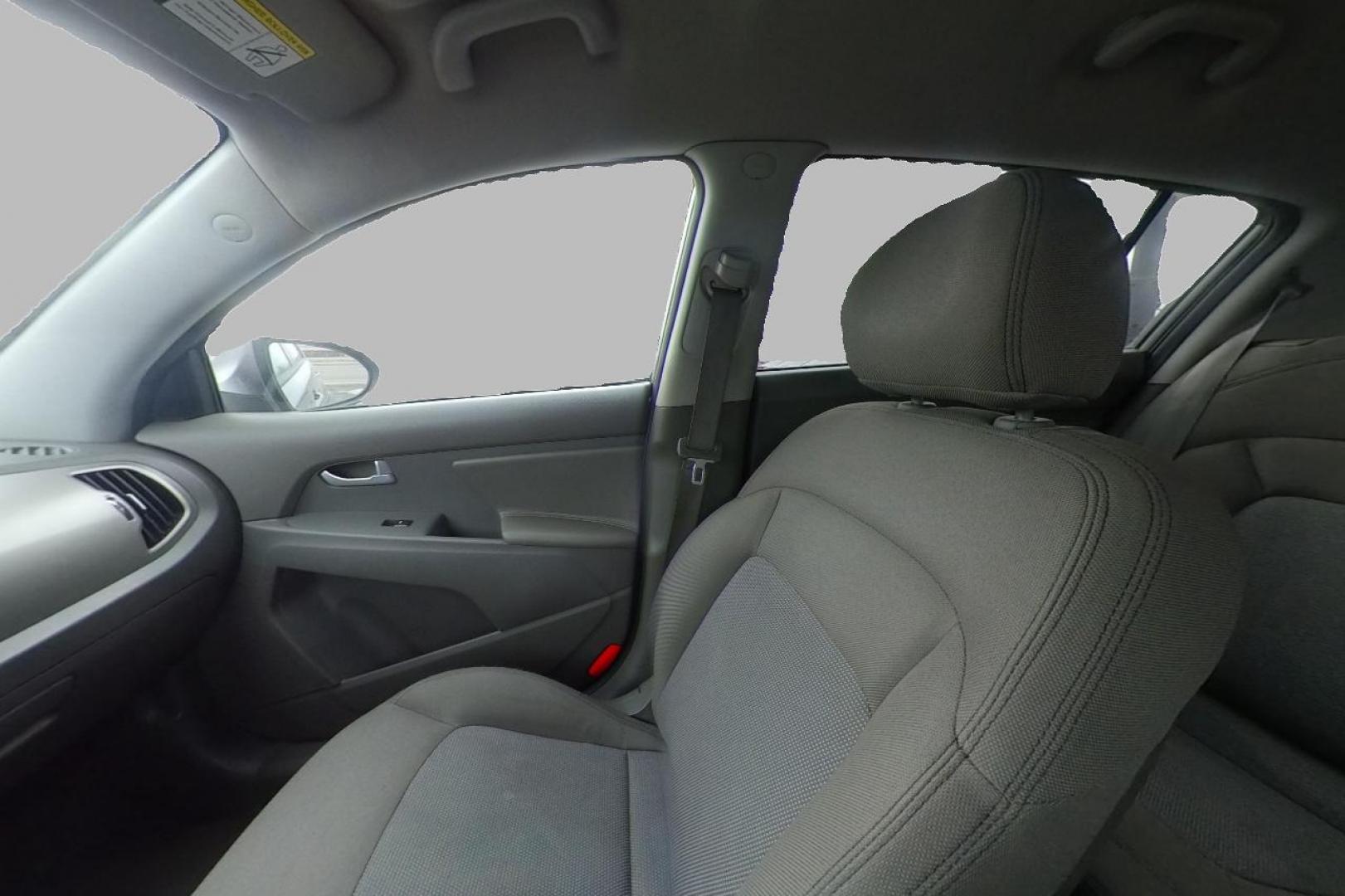 2015 Silver Kia Sportage LX FWD (KNDPB3AC7F7) with an 2.4L V6 DOHC 24V engine, 6-Speed Automatic transmission, located at 7755 State Street, Midvale, UT, 84047, (801) 753-9063, 40.610329, -111.892159 - Photo#17