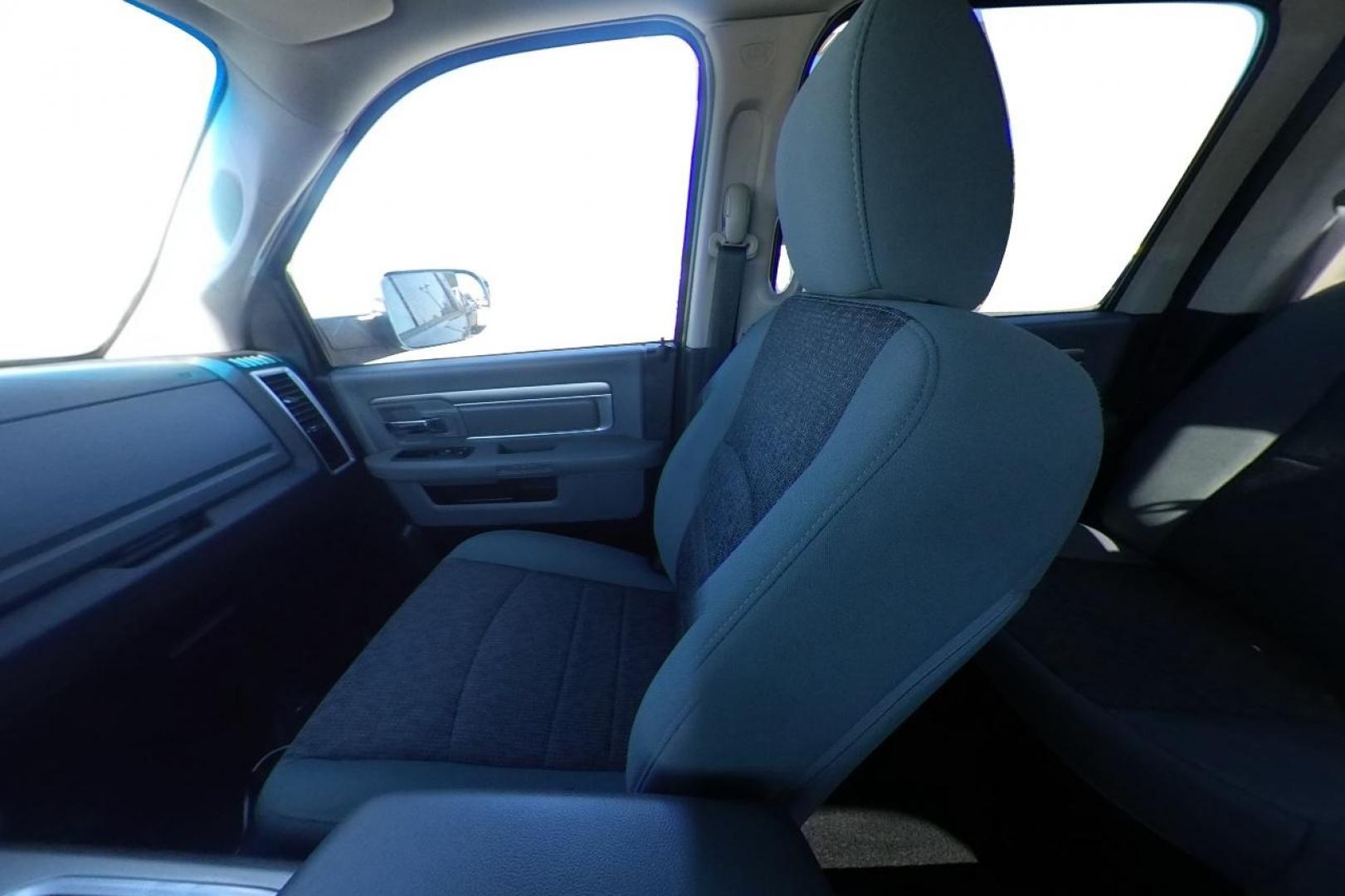 2015 Black RAM 1500 SLT Crew Cab LWB 4WD (1C6RR7TT6FS) with an 5.7L V8 OHV 16V engine, 6-Speed Automatic transmission, located at 7755 State Street, Midvale, UT, 84047, (801) 753-9063, 40.610329, -111.892159 - Photo#17