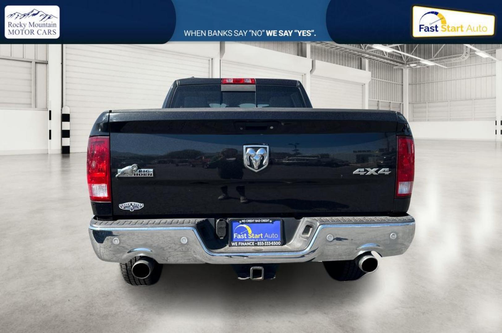2015 Black RAM 1500 SLT Crew Cab LWB 4WD (1C6RR7TT6FS) with an 5.7L V8 OHV 16V engine, 6-Speed Automatic transmission, located at 7755 State Street, Midvale, UT, 84047, (801) 753-9063, 40.610329, -111.892159 - Photo#4