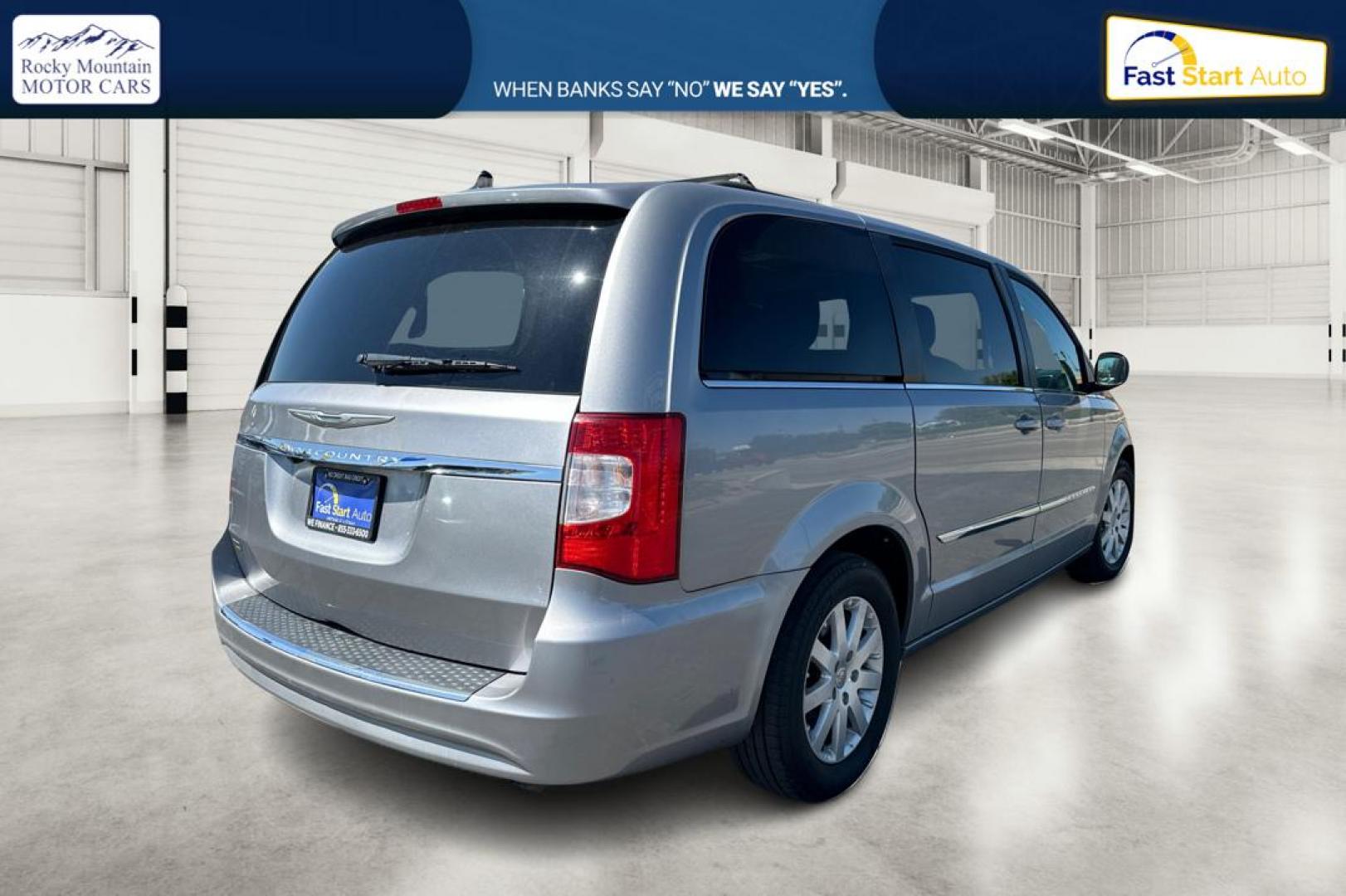 2016 Silver Chrysler Town and Country Touring (2C4RC1BG8GR) with an 3.6L V6 DOHC 24V engine, 6A transmission, located at 7755 State Street, Midvale, UT, 84047, (801) 753-9063, 40.610329, -111.892159 - Photo#2